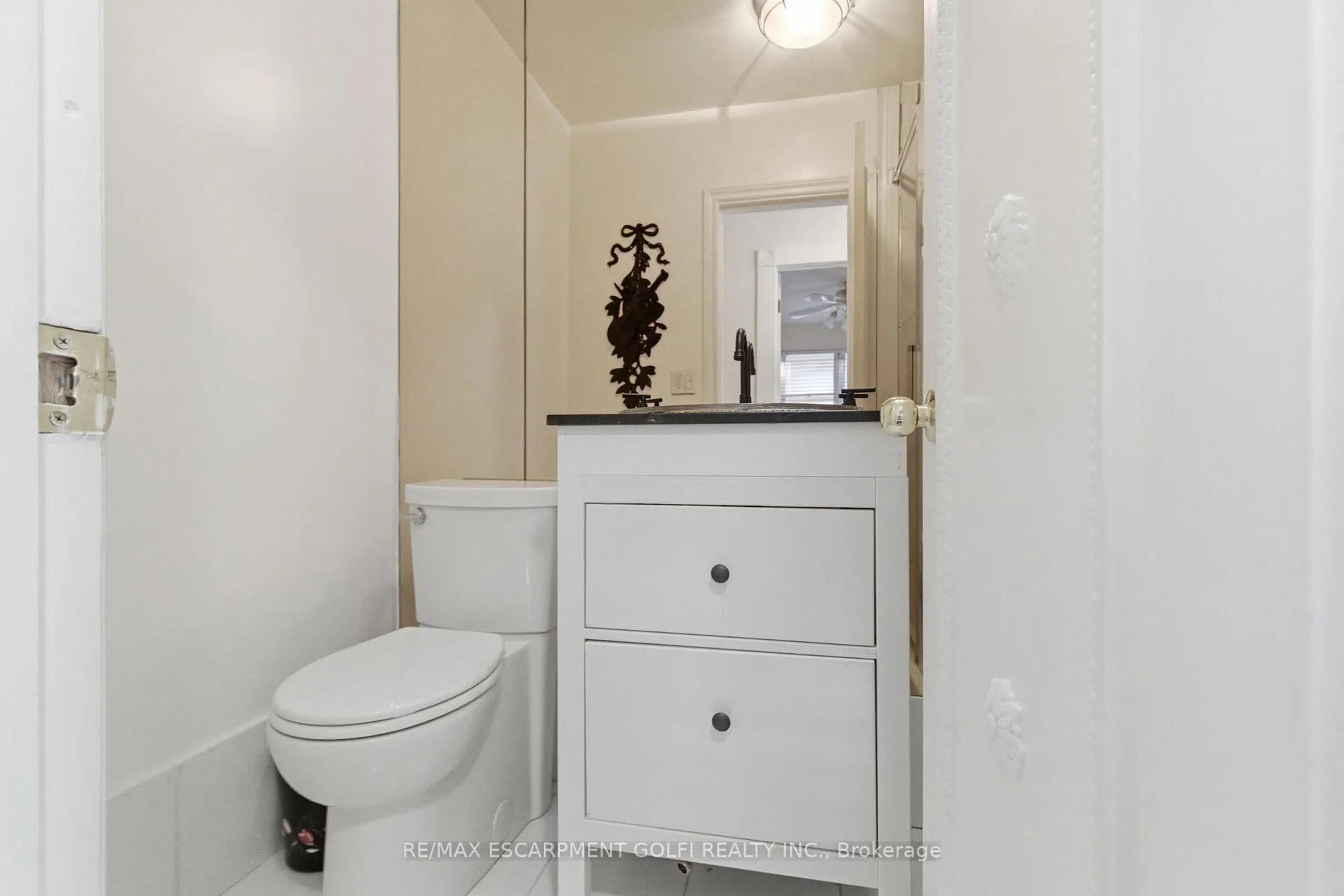 Photo 21 of 16 Freeland Court, Hamilton, Westdale — HOMEH