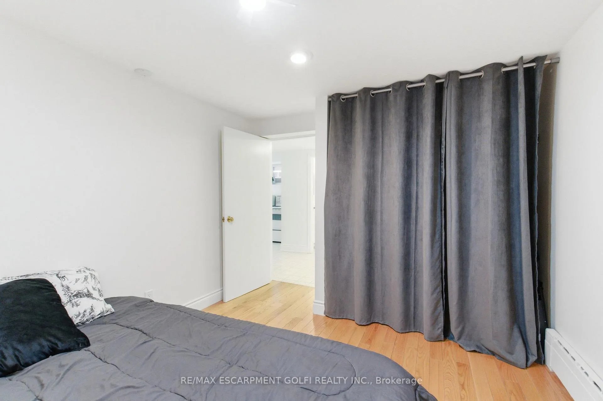 Photo 31 of 16 Freeland Court, Hamilton, Westdale — HOMEH