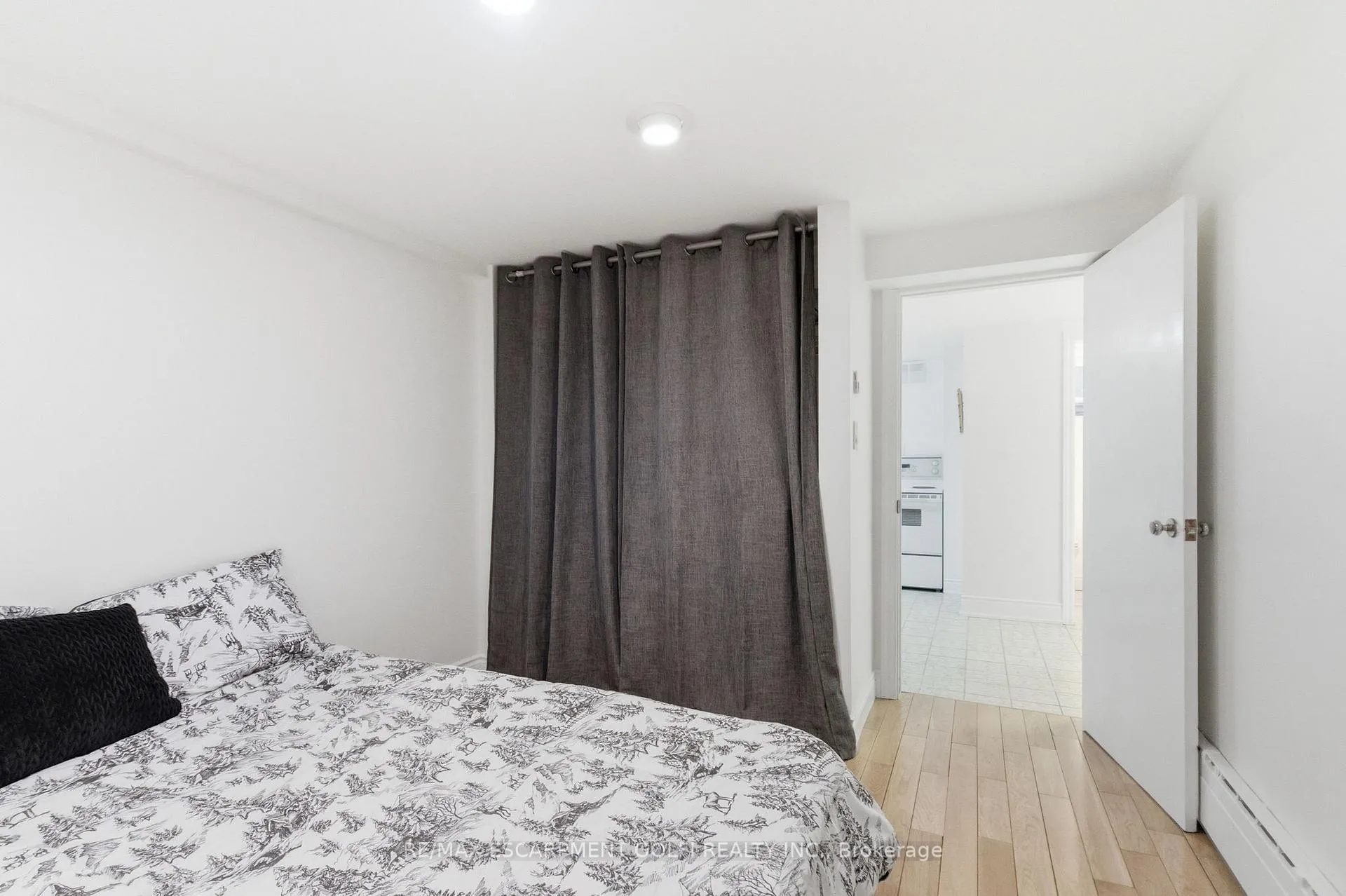 Photo 33 of 16 Freeland Court, Hamilton, Westdale — HOMEH