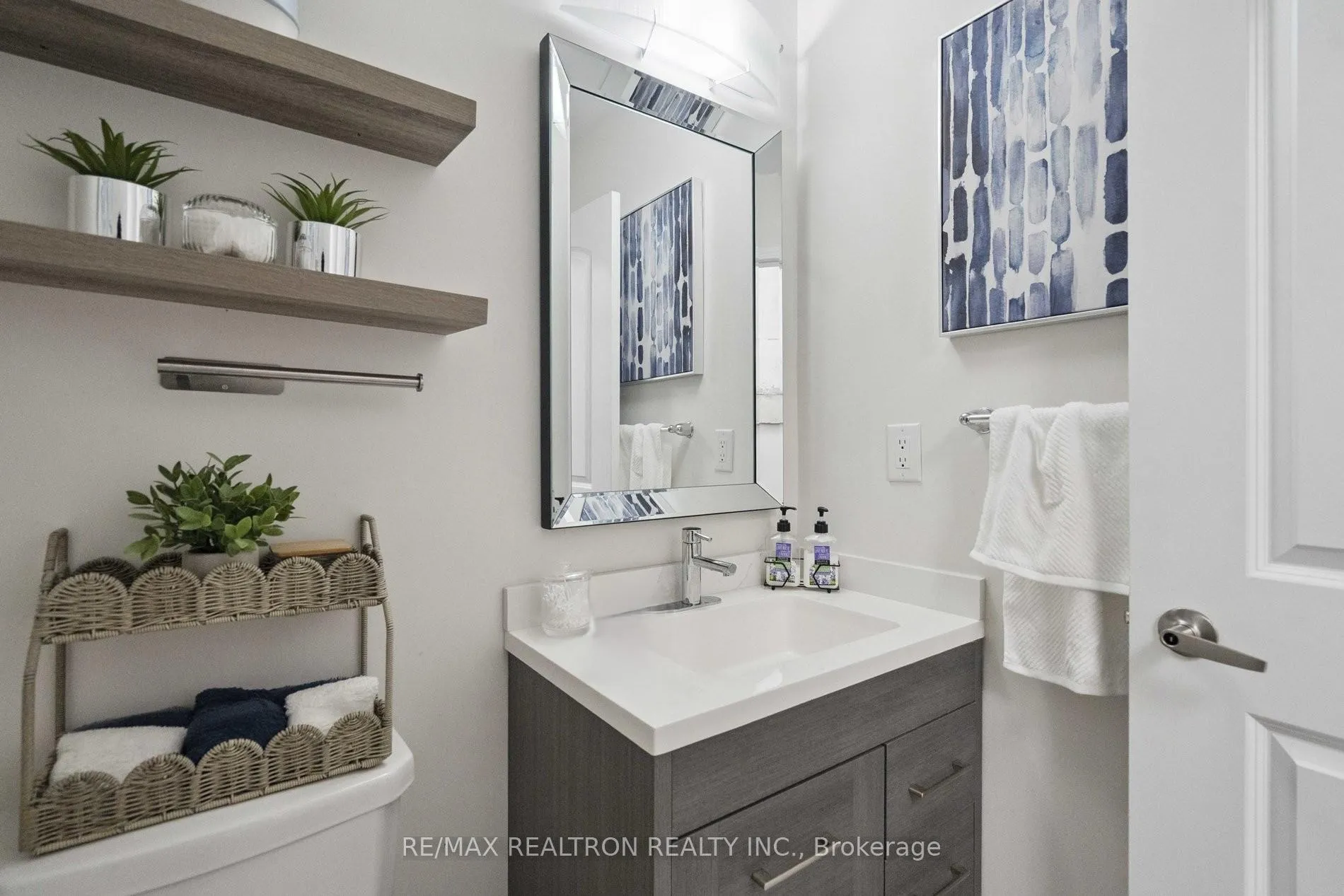 Photo 14 of 233 Kinsman Drive, Hamilton, Binbrook — HOMEH