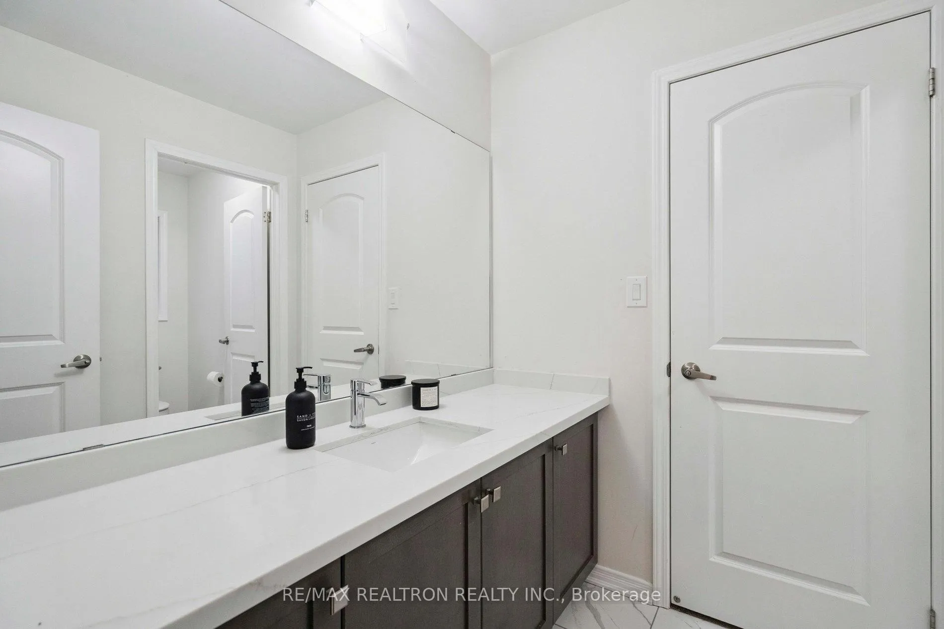 Photo 25 of 233 Kinsman Drive, Hamilton, Binbrook — HOMEH
