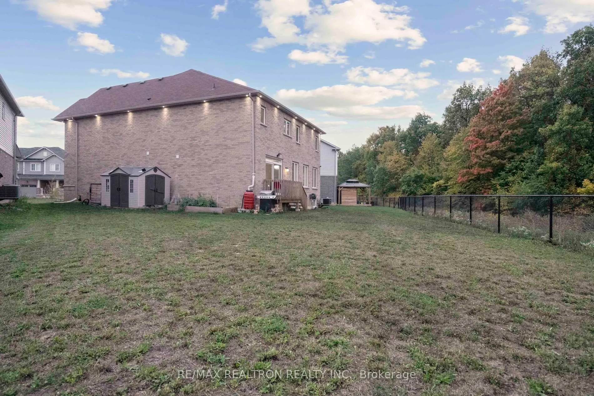 Photo 34 of 233 Kinsman Drive, Hamilton, Binbrook — HOMEH