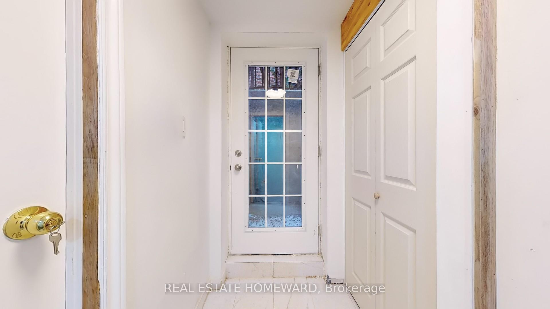Photo 2 of Unit Lower, 62 Mcclenny Drive, Aurora, Aurora Highlands — HOMEH