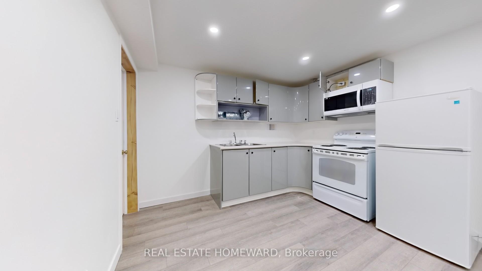 Photo 3 of Unit Lower, 62 Mcclenny Drive, Aurora, Aurora Highlands — HOMEH