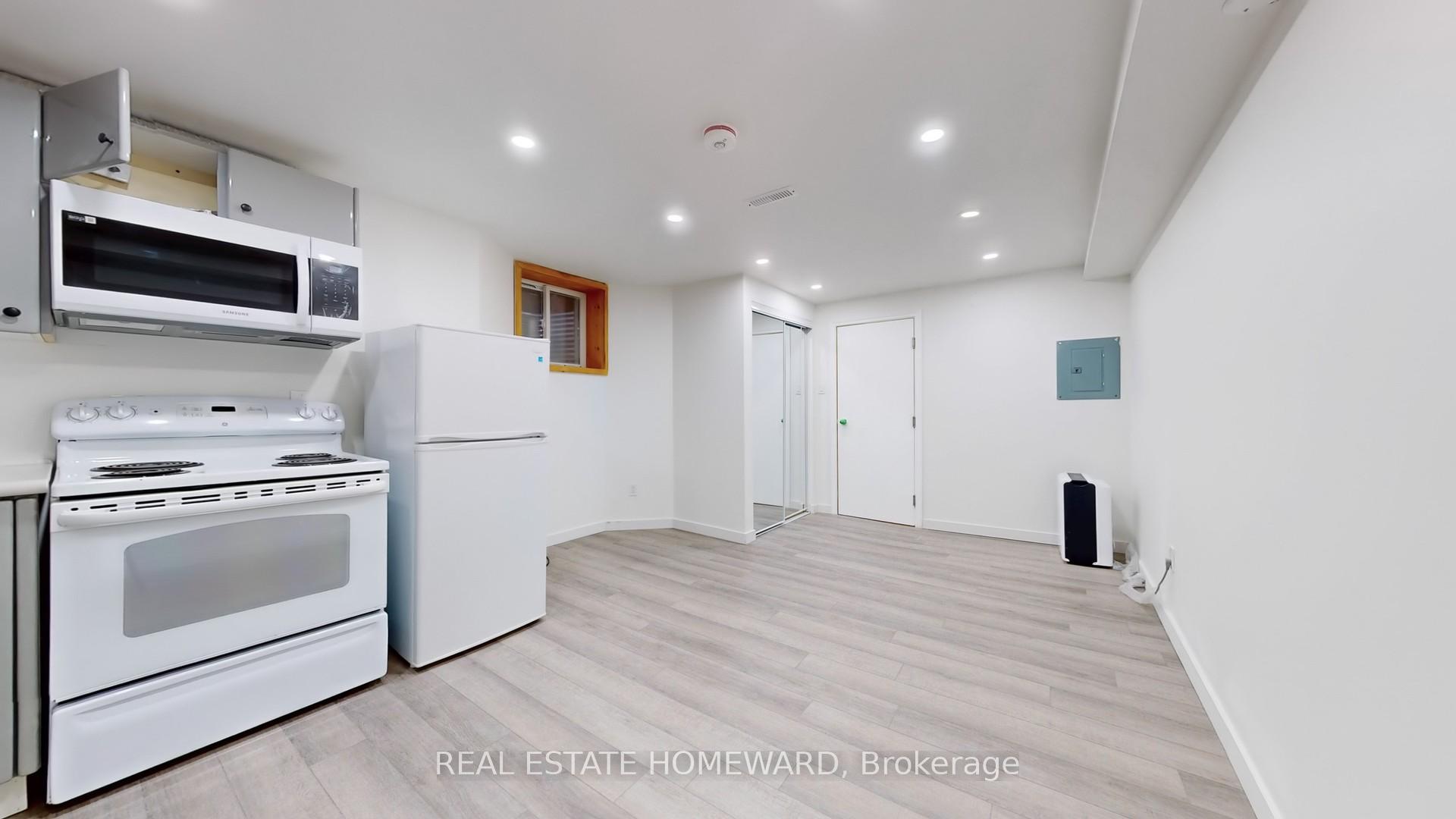 Photo 4 of Unit Lower, 62 Mcclenny Drive, Aurora, Aurora Highlands — HOMEH