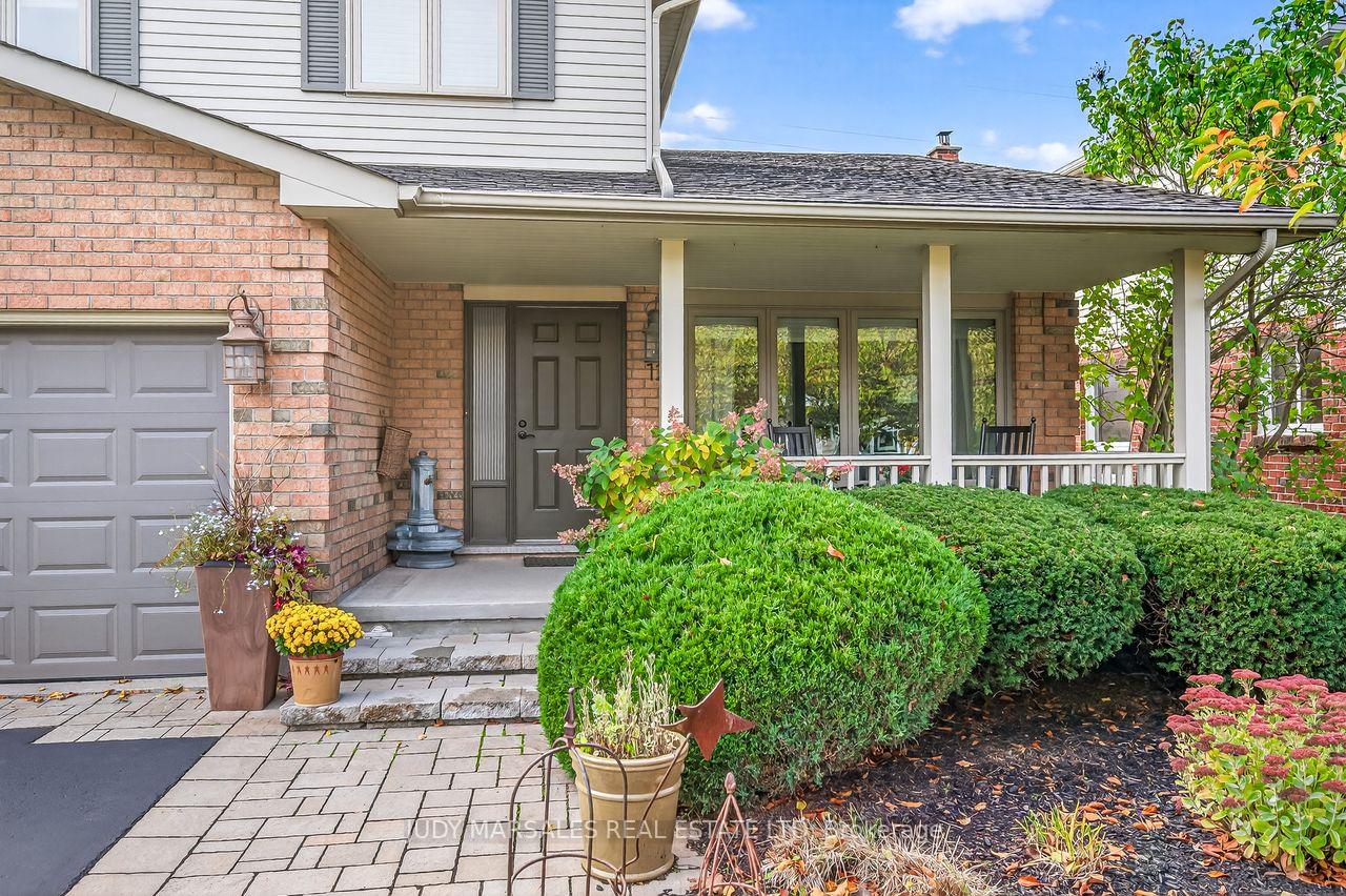Photo 3 of 12 Vance Crescent, Hamilton, Waterdown — HOMEH