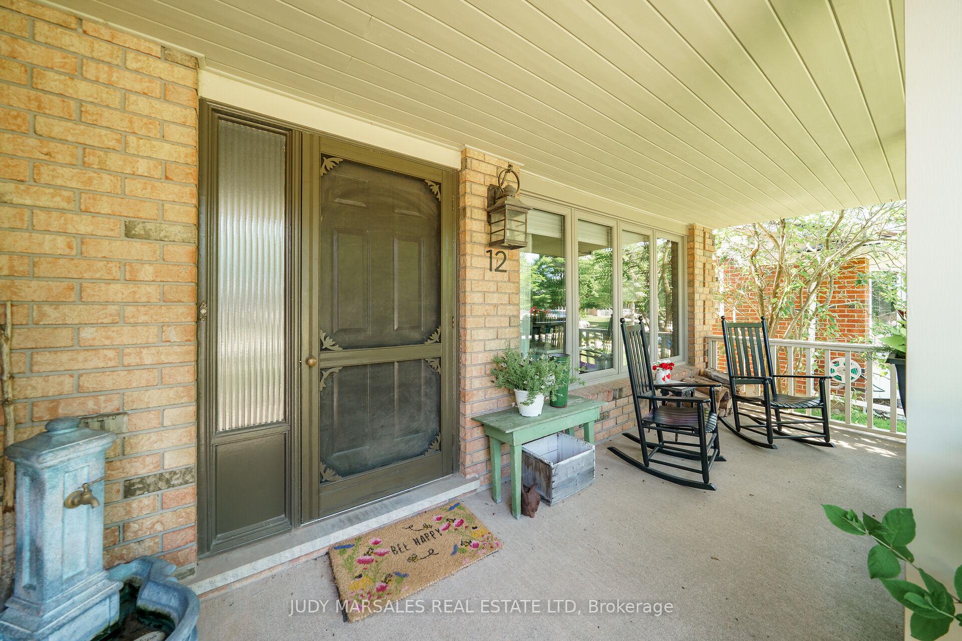 Photo 4 of 12 Vance Crescent, Hamilton, Waterdown — HOMEH
