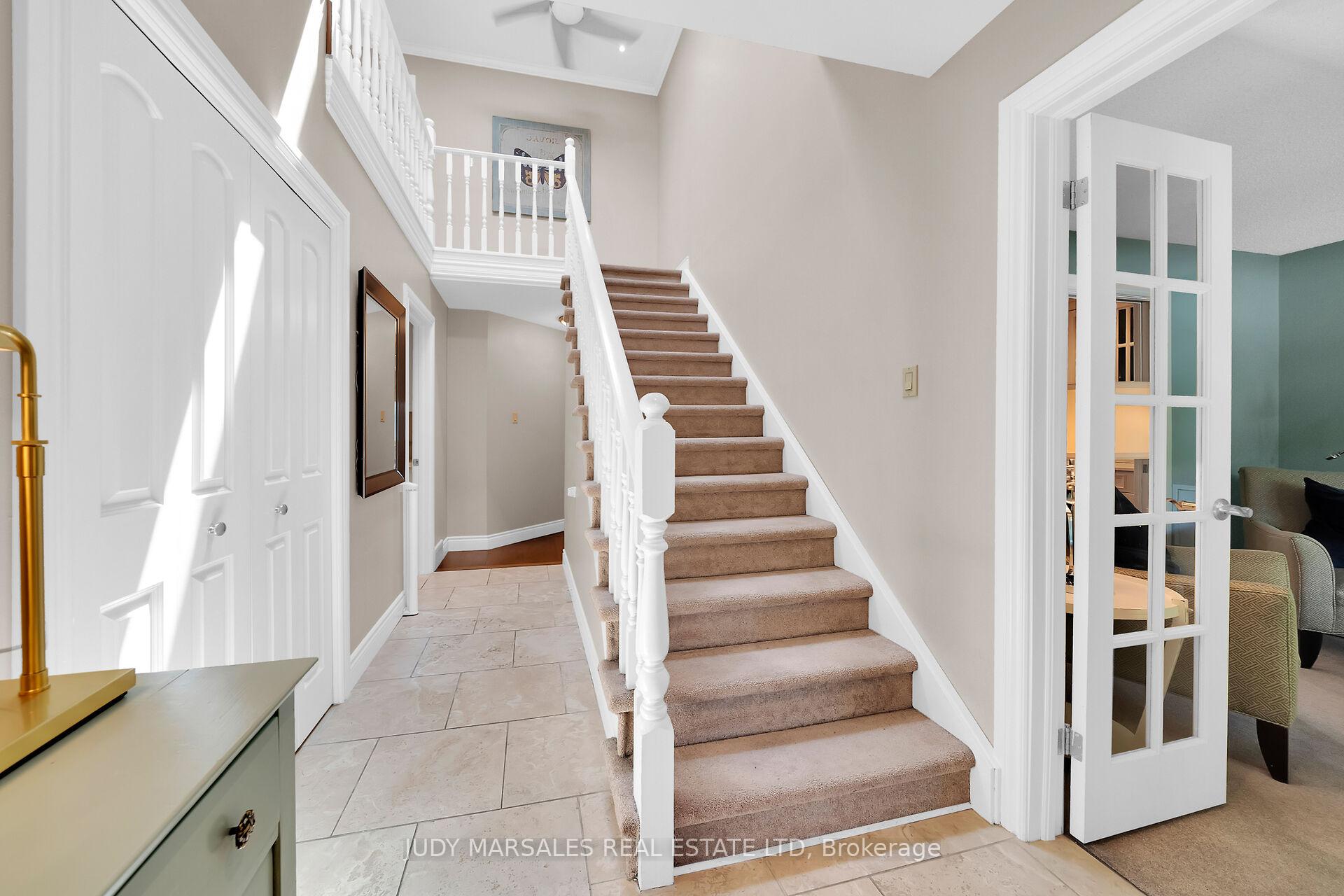 Photo 5 of 12 Vance Crescent, Hamilton, Waterdown — HOMEH