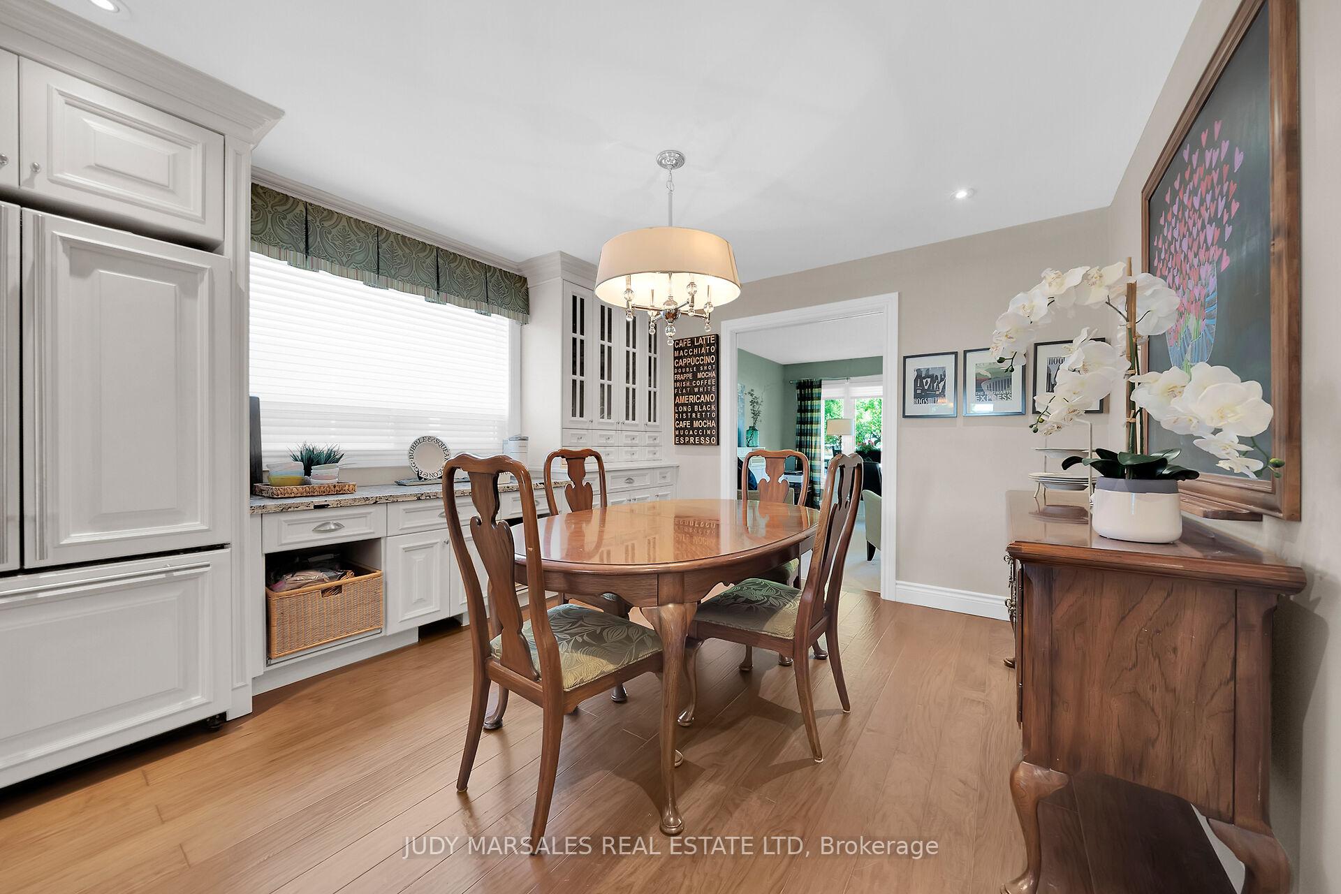 Photo 10 of 12 Vance Crescent, Hamilton, Waterdown — HOMEH