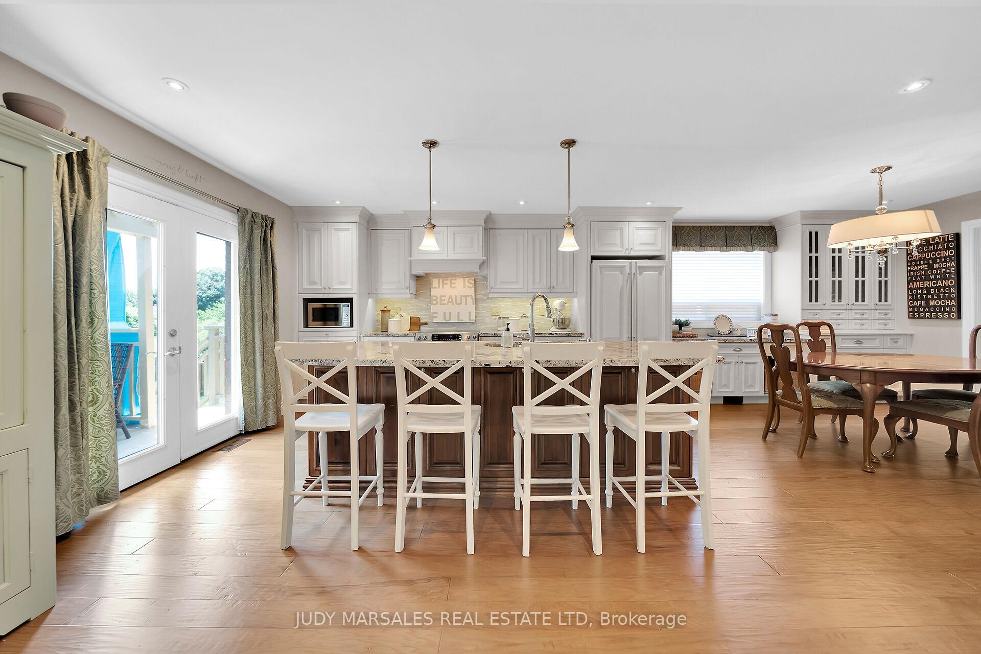 Photo 14 of 12 Vance Crescent, Hamilton, Waterdown — HOMEH