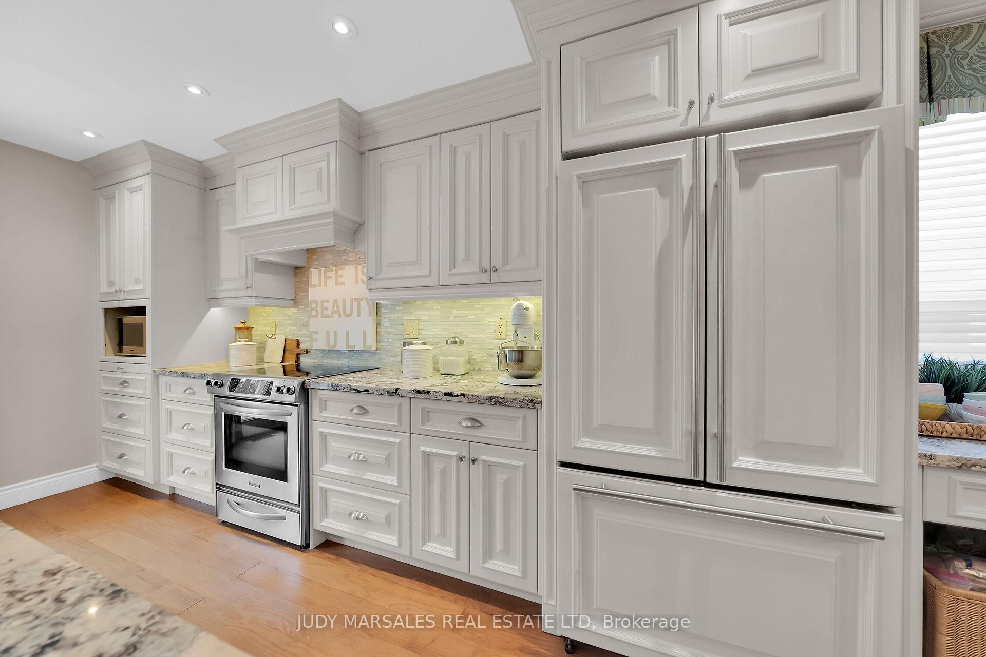 Photo 15 of 12 Vance Crescent, Hamilton, Waterdown — HOMEH