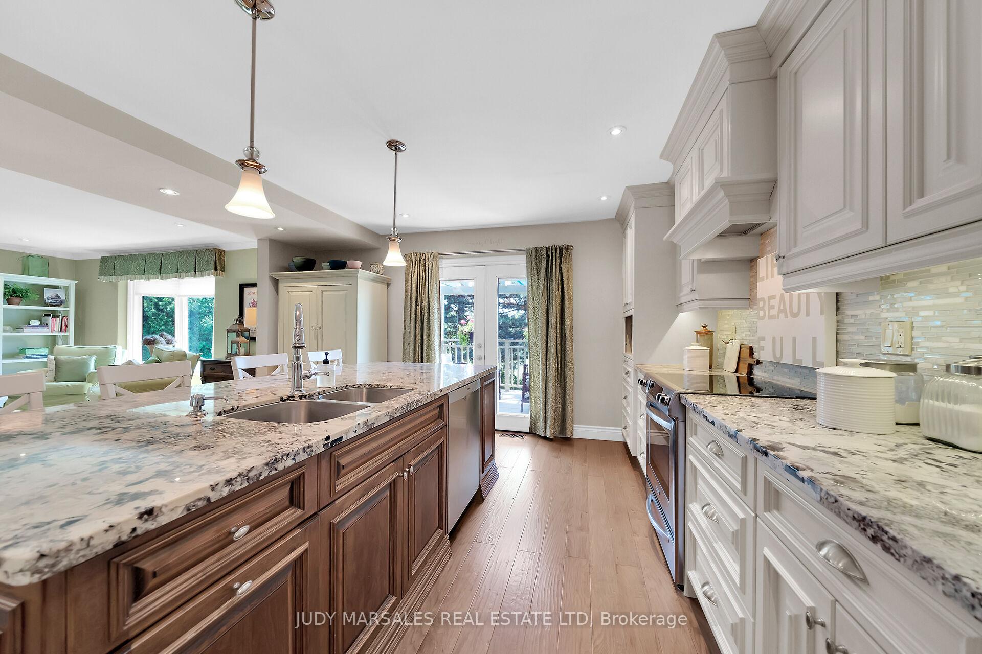 Photo 16 of 12 Vance Crescent, Hamilton, Waterdown — HOMEH