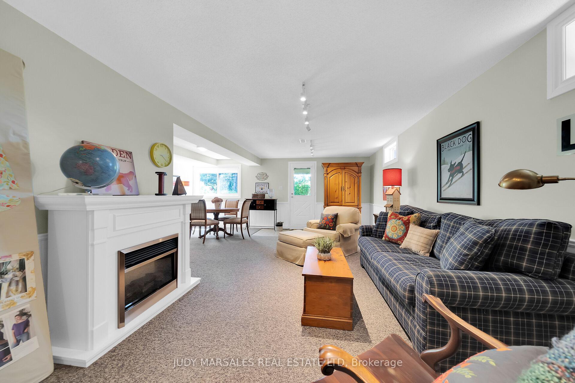 Photo 32 of 12 Vance Crescent, Hamilton, Waterdown — HOMEH