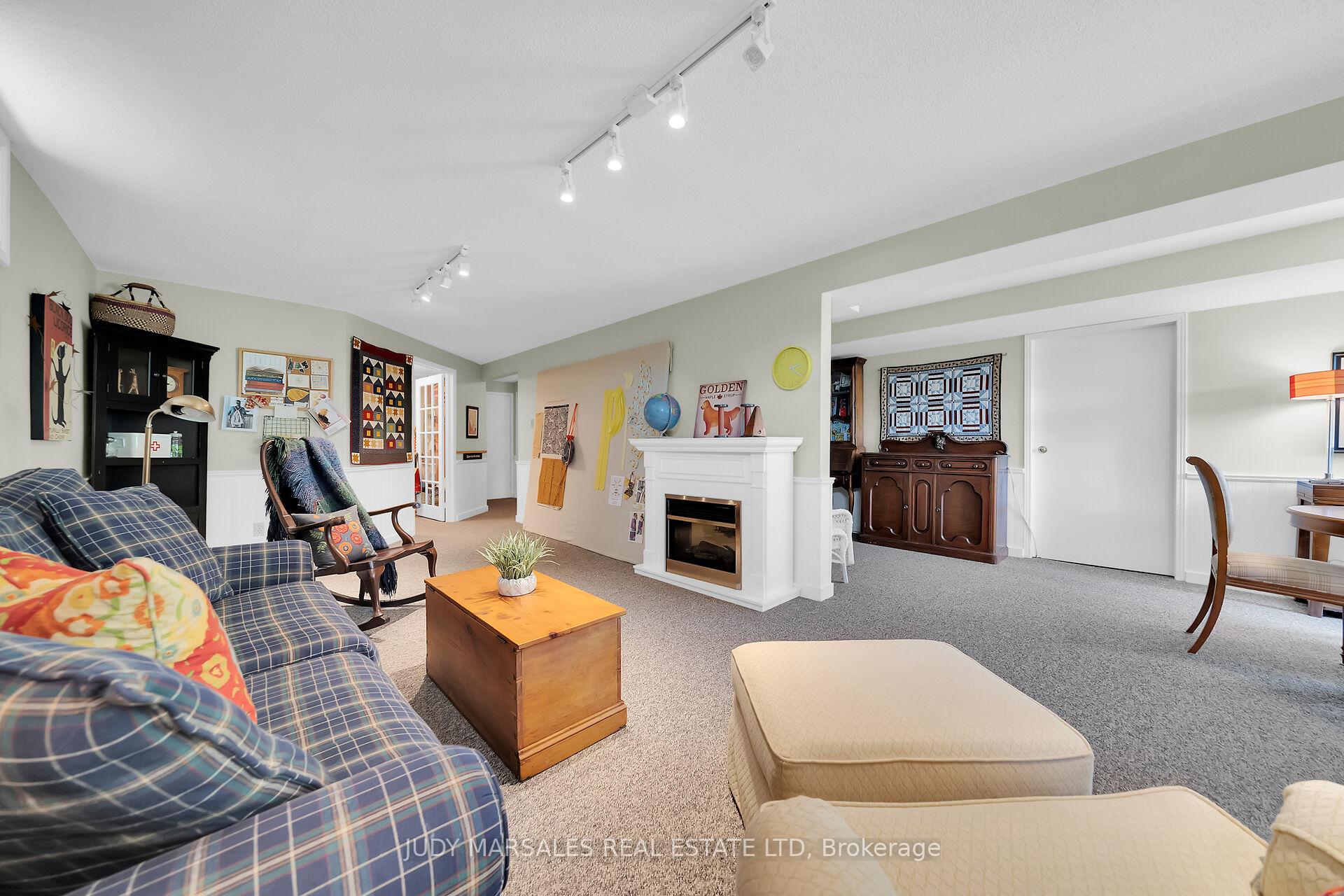 Photo 33 of 12 Vance Crescent, Hamilton, Waterdown — HOMEH