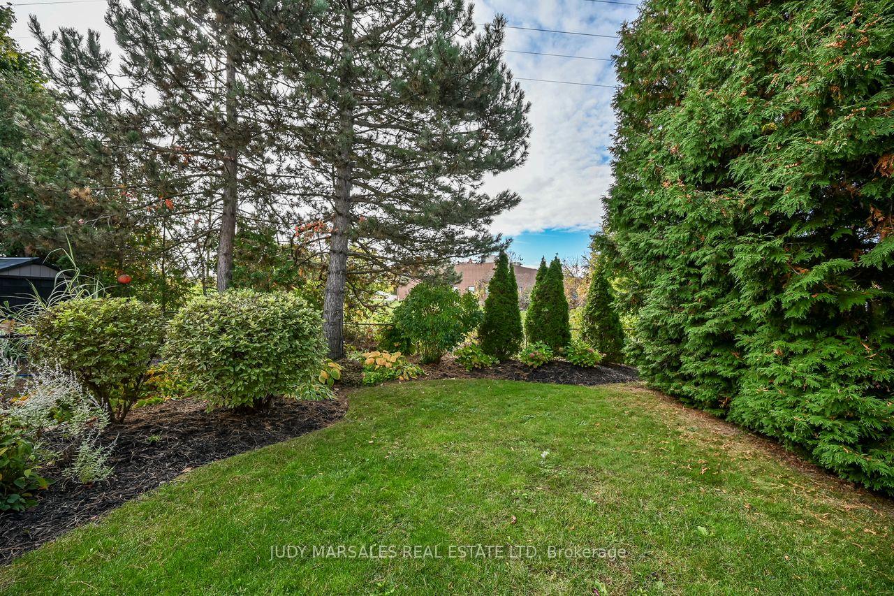 Photo 37 of 12 Vance Crescent, Hamilton, Waterdown — HOMEH