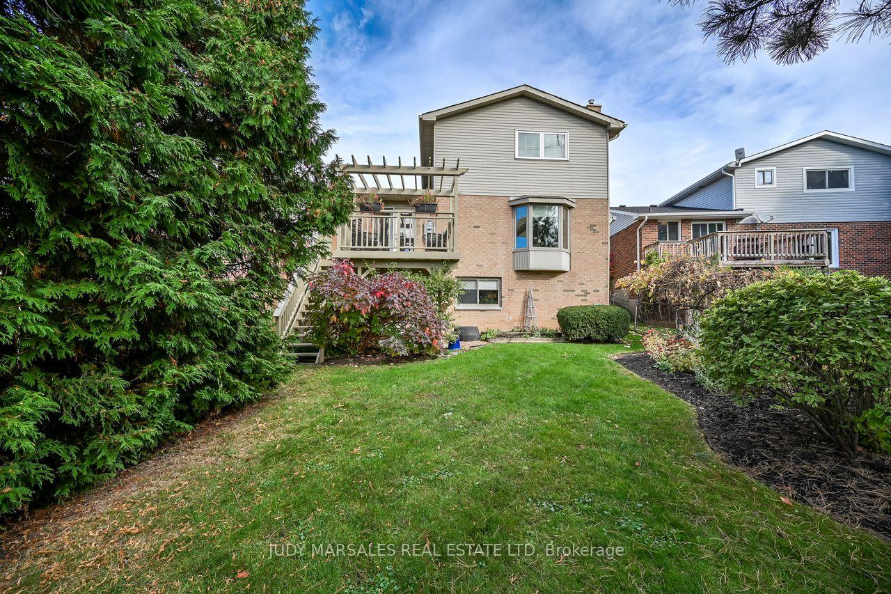 Photo 38 of 12 Vance Crescent, Hamilton, Waterdown — HOMEH