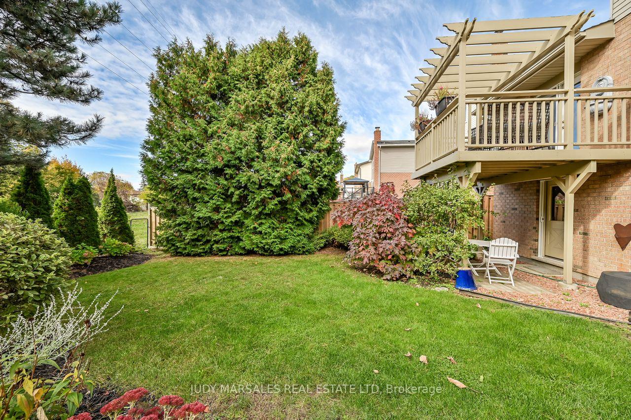 Photo 39 of 12 Vance Crescent, Hamilton, Waterdown — HOMEH
