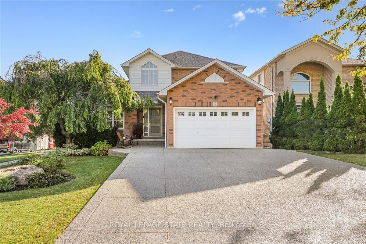 Photo 1 of 1 Parkvista Place, Hamilton, Stoney Creek Mountain — HOMEH