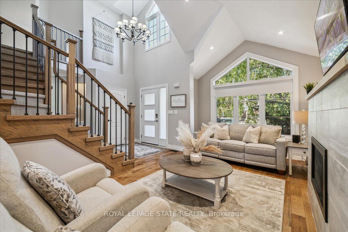 Photo 2 of 1 Parkvista Place, Hamilton, Stoney Creek Mountain — HOMEH