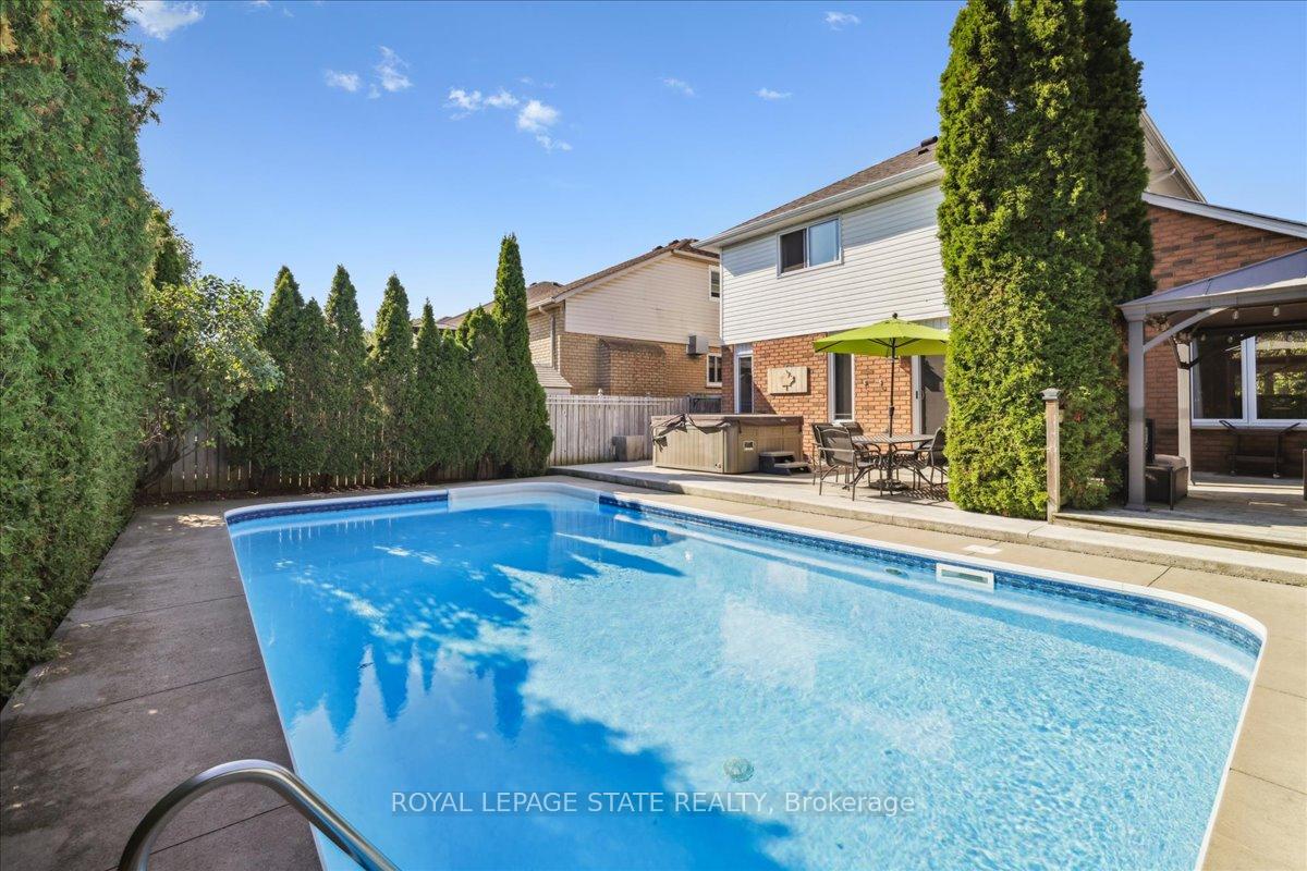 Photo 6 of 1 Parkvista Place, Hamilton, Stoney Creek Mountain — HOMEH