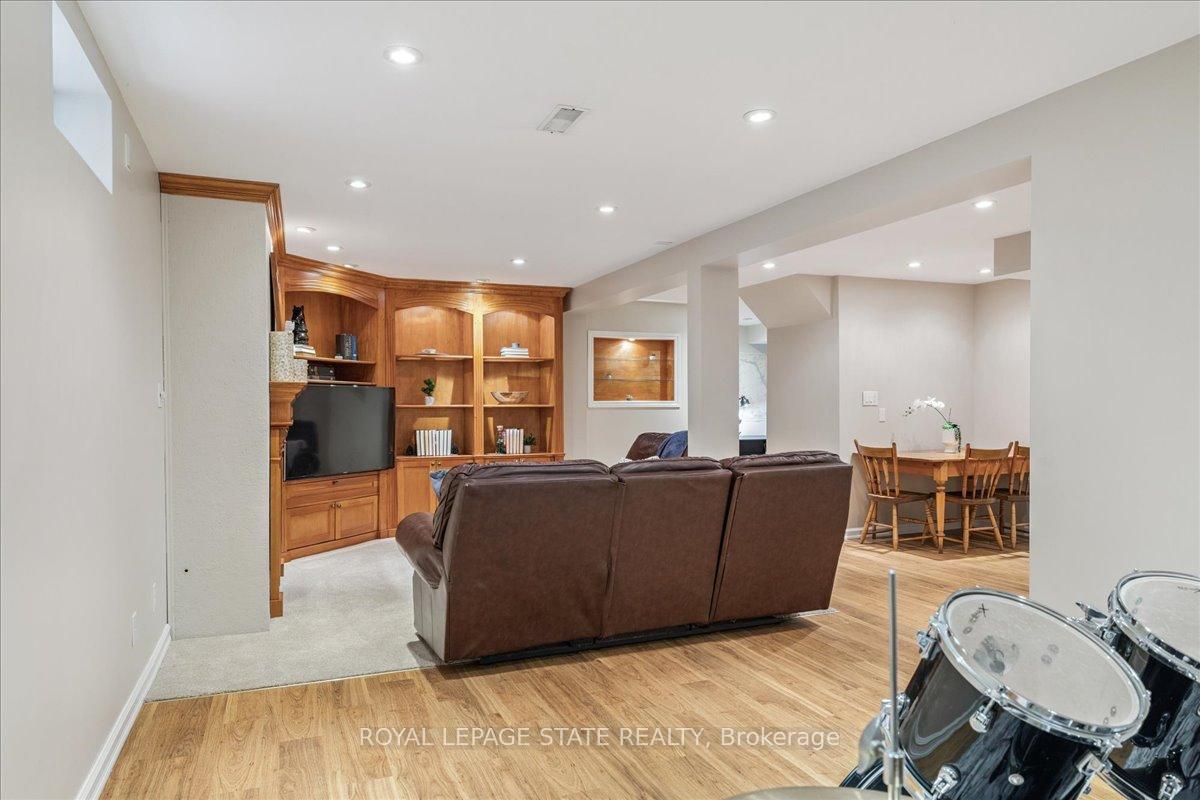 Photo 35 of 1 Parkvista Place, Hamilton, Stoney Creek Mountain — HOMEH