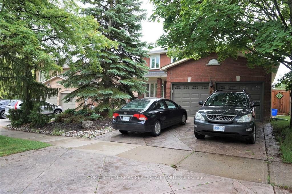 Front of Unit UPPER, 42 Lensmith Drive