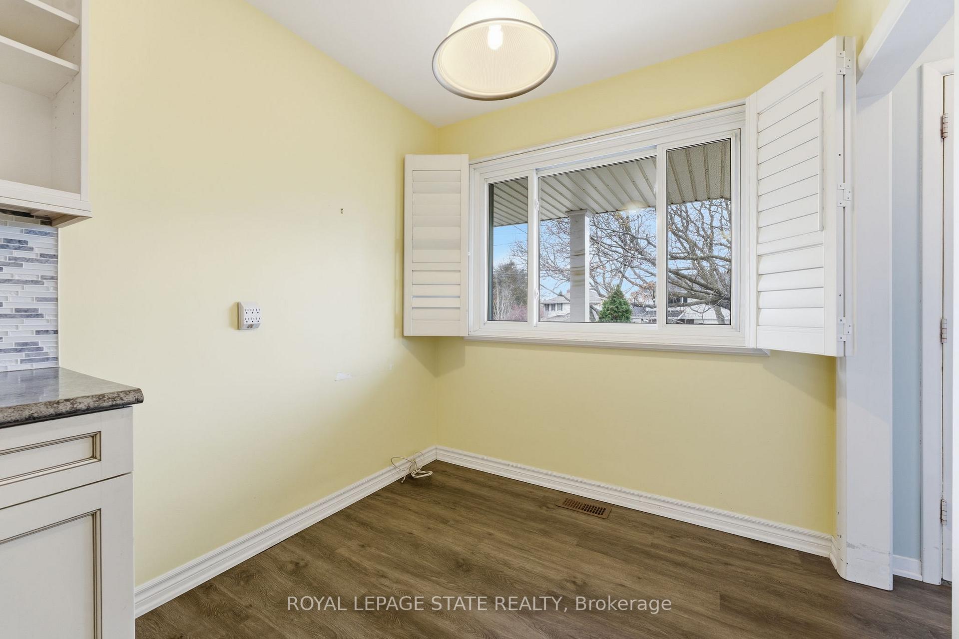 Photo 11 of 144 Hoover Crescent, Hamilton, Balfour — HOMEH