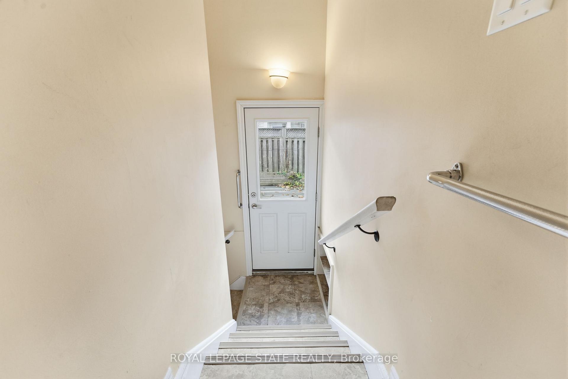 Photo 16 of 144 Hoover Crescent, Hamilton, Balfour — HOMEH
