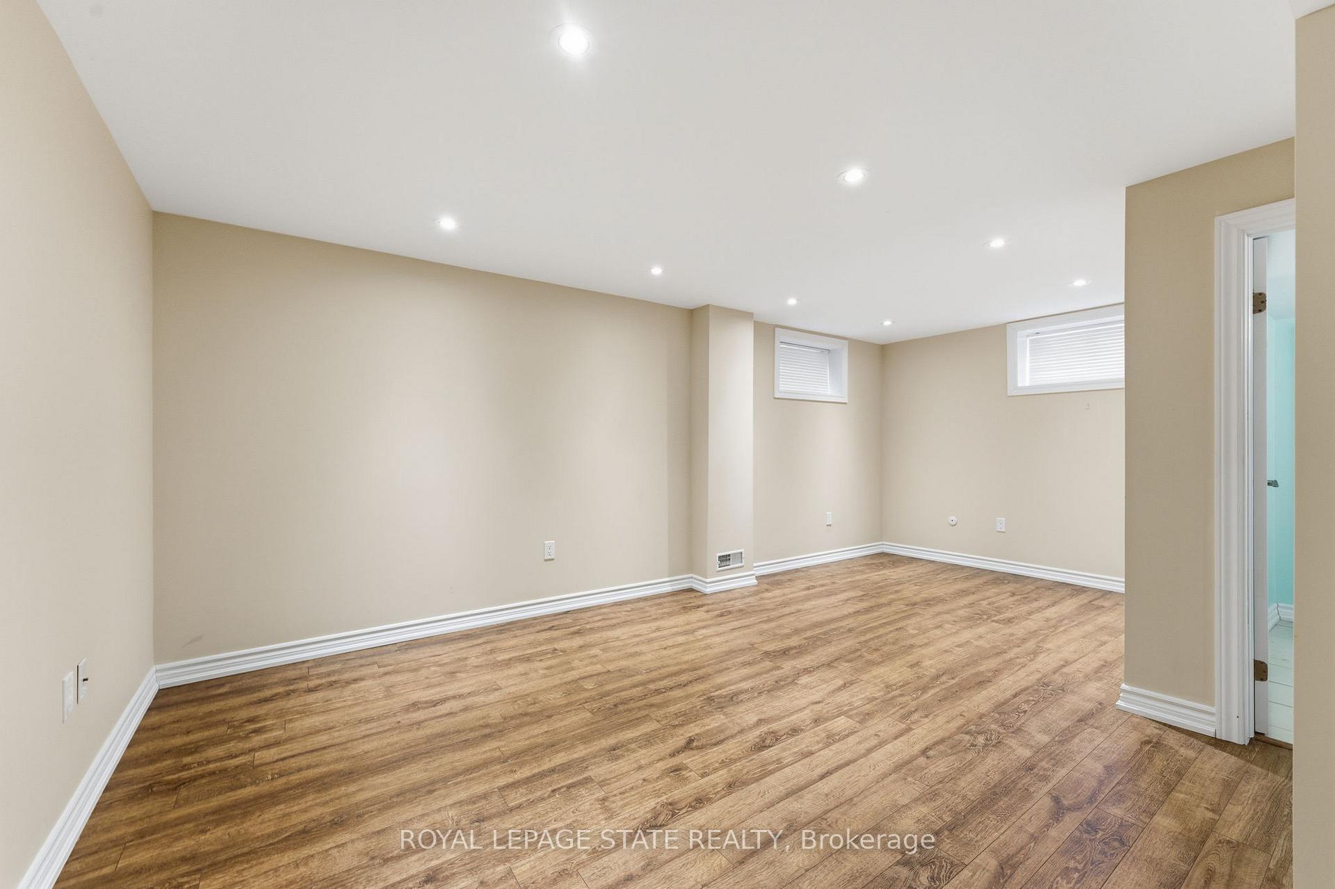 Photo 18 of 144 Hoover Crescent, Hamilton, Balfour — HOMEH