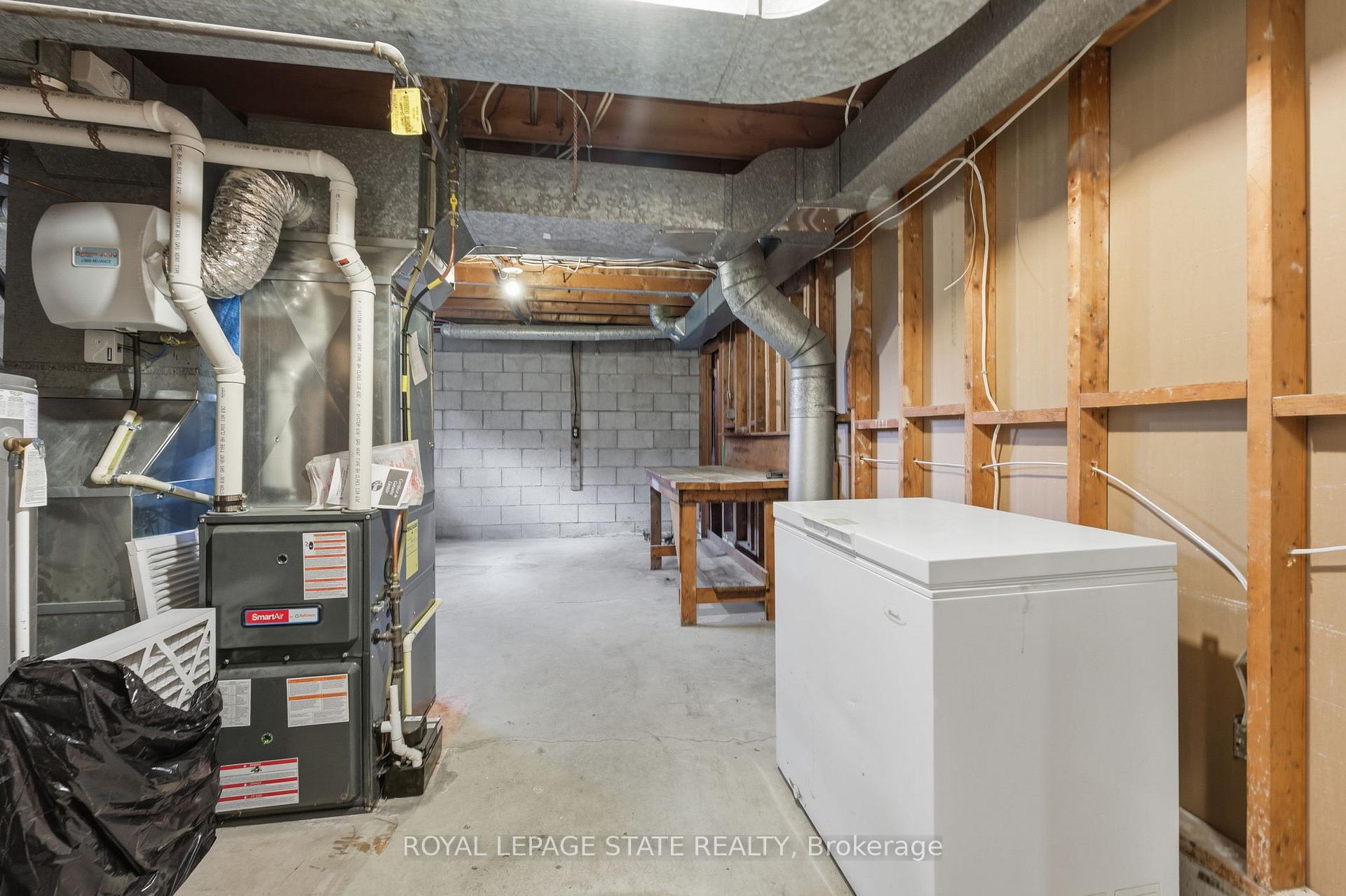 Photo 21 of 144 Hoover Crescent, Hamilton, Balfour — HOMEH