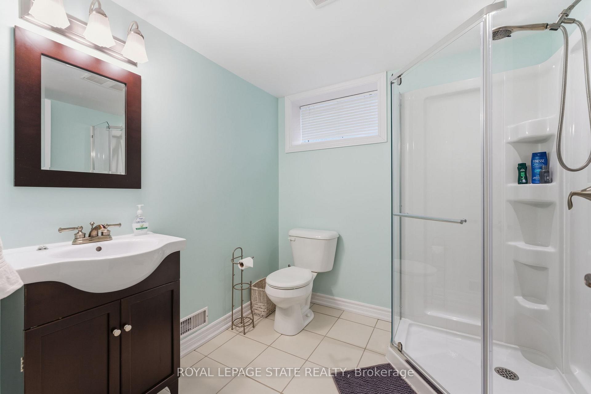 Photo 22 of 144 Hoover Crescent, Hamilton, Balfour — HOMEH