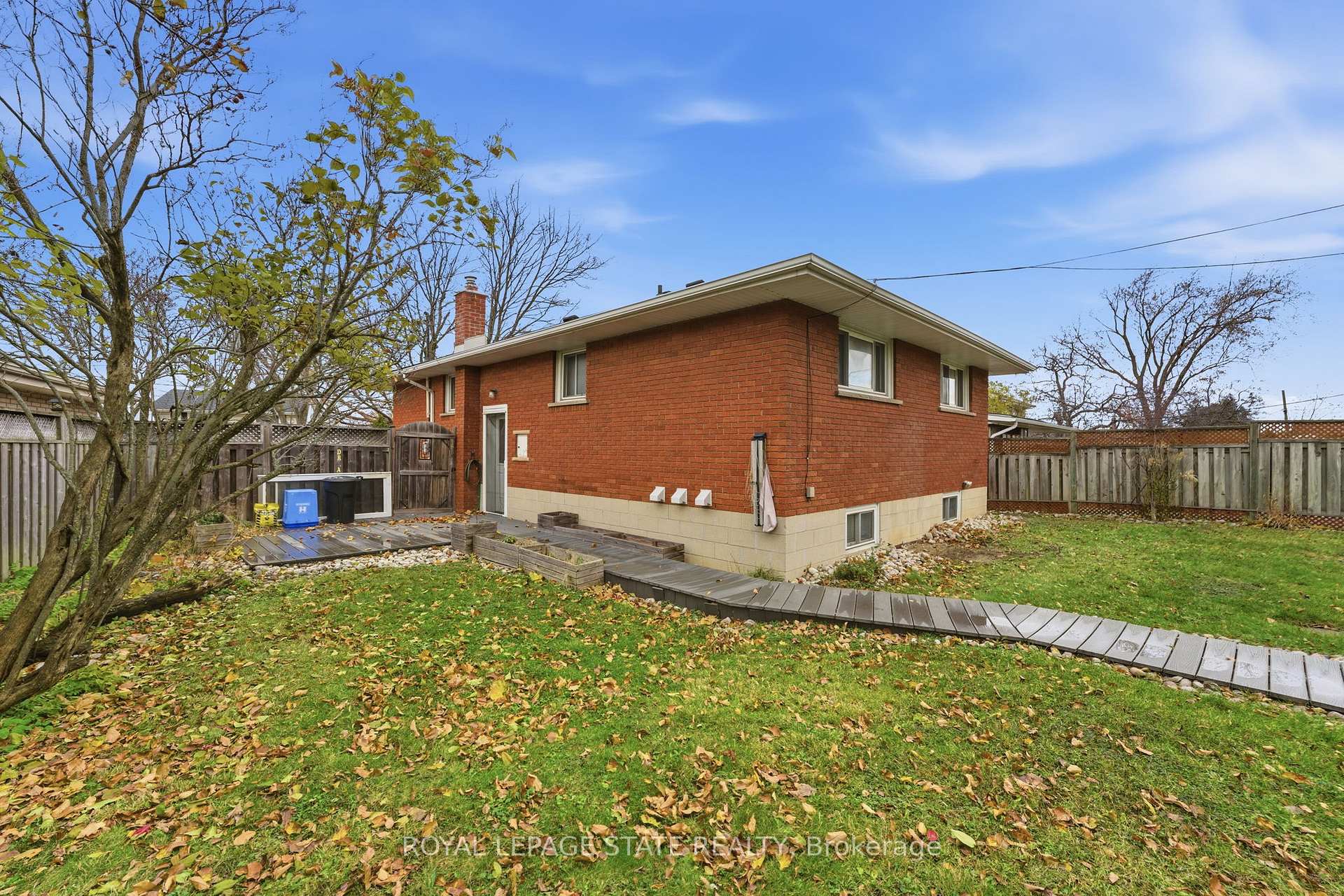 Photo 25 of 144 Hoover Crescent, Hamilton, Balfour — HOMEH