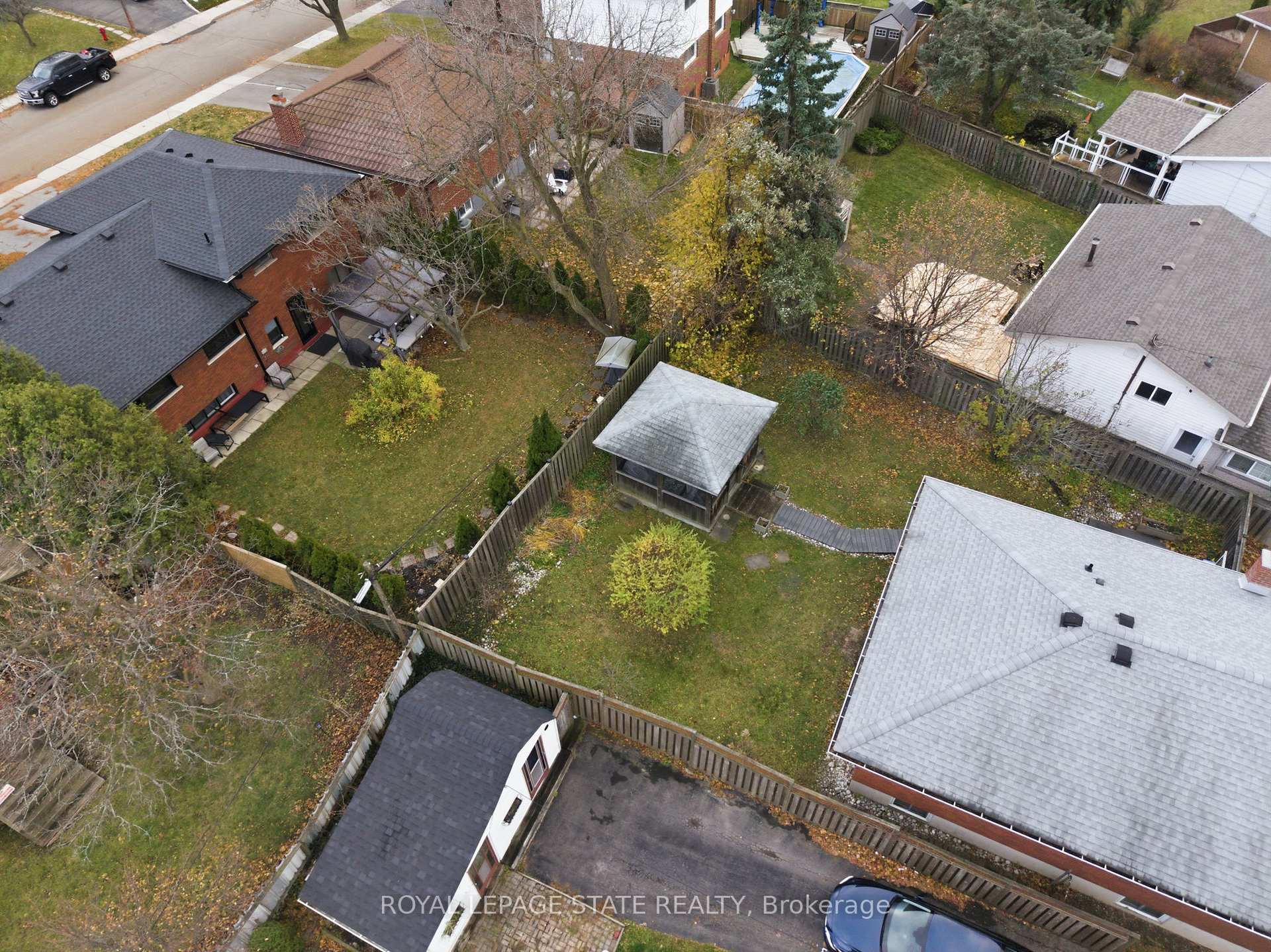 Photo 30 of 144 Hoover Crescent, Hamilton, Balfour — HOMEH