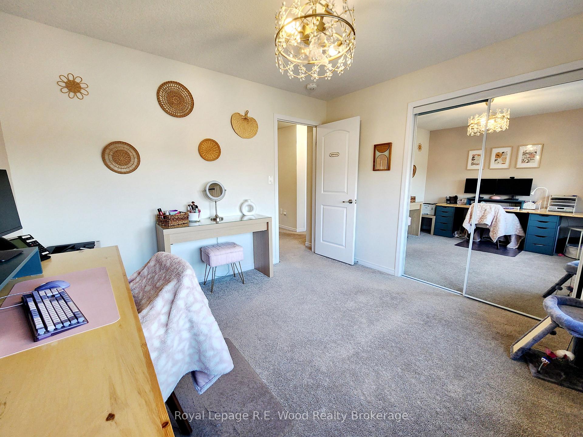 Photo 17 of 93 Cactus Crescent, Hamilton, Stoney Creek Mountain — HOMEH