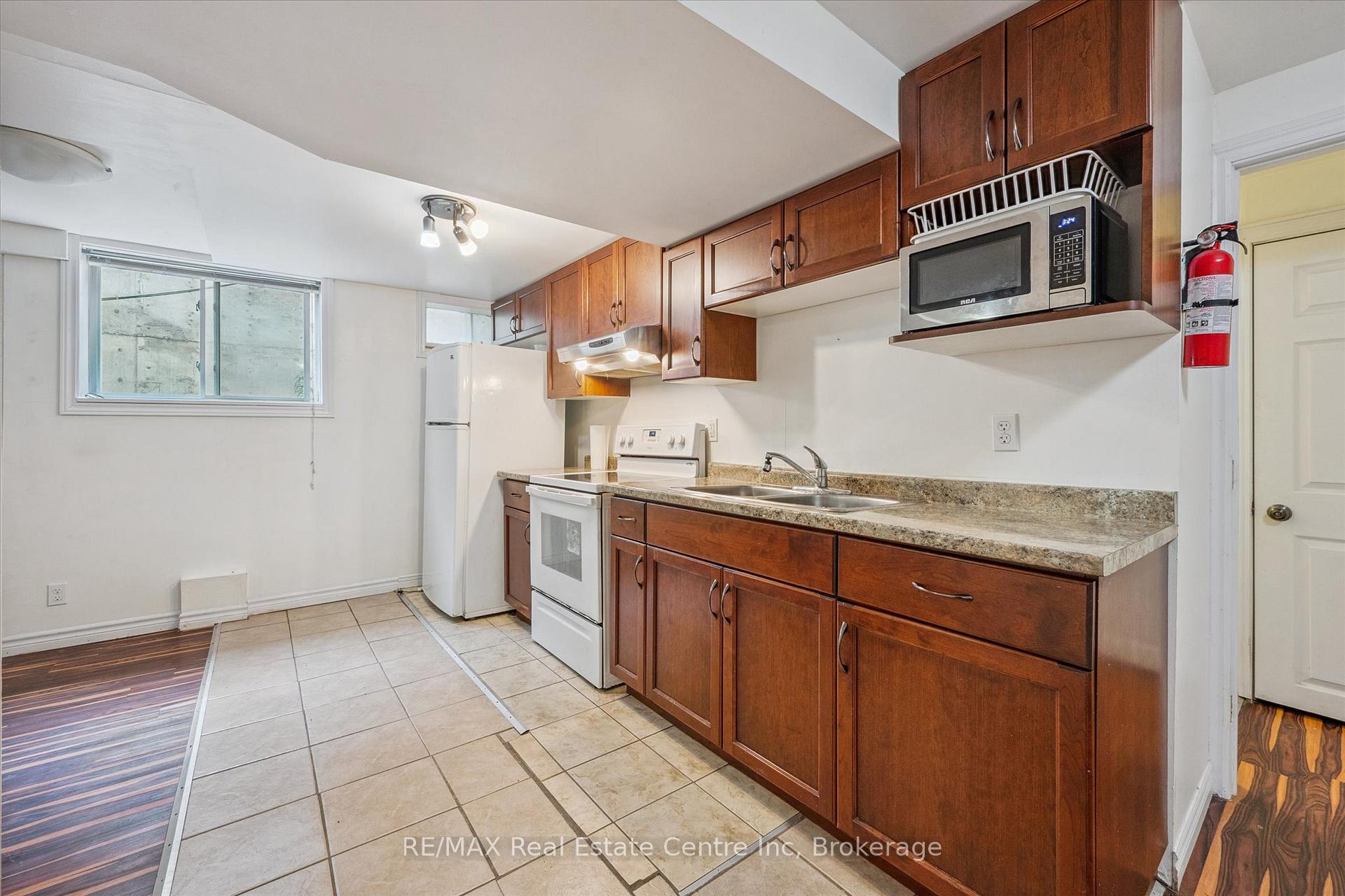 Photo 15 of 407 Ironwood Road, Guelph, Kortright West — HOMEH