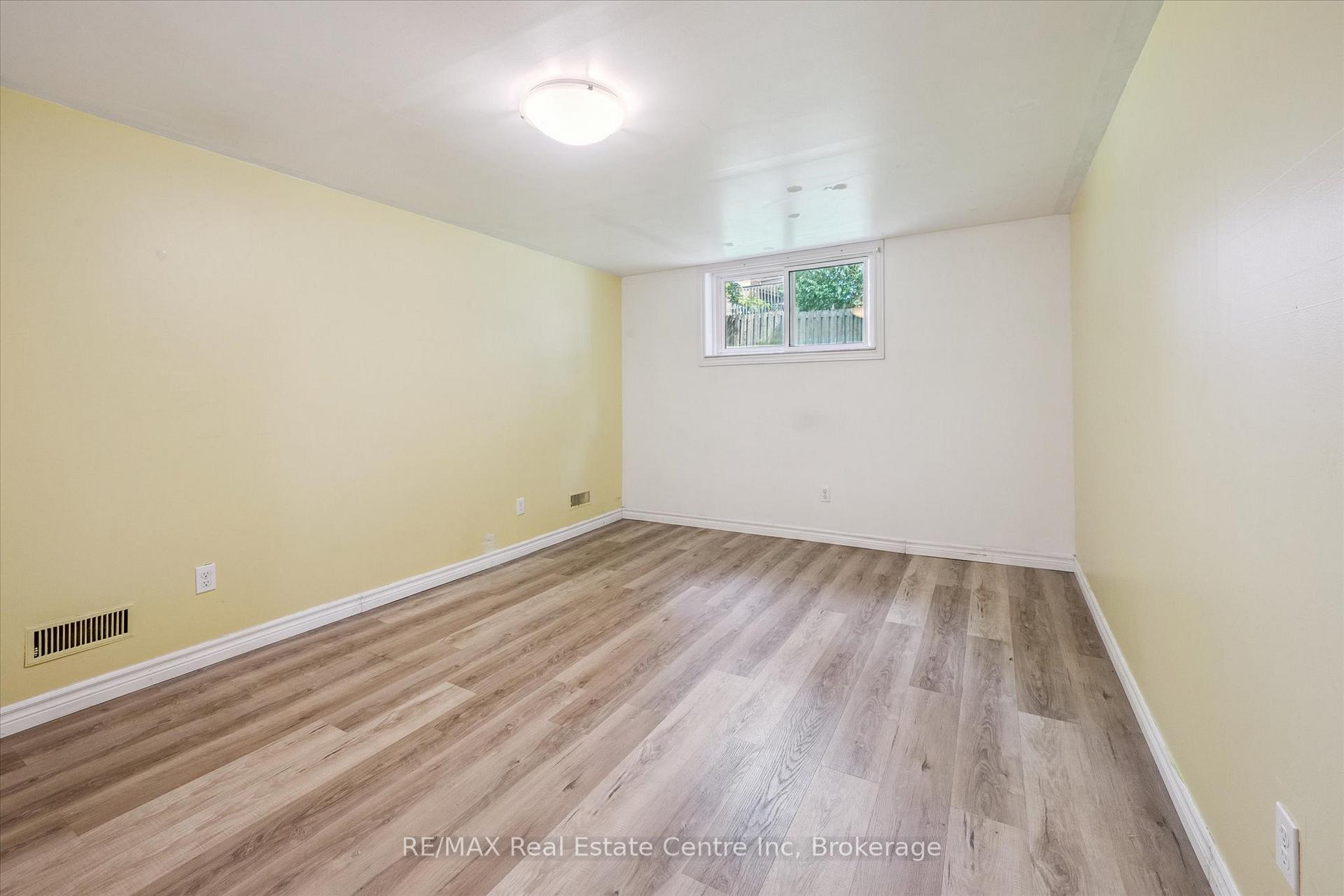 Photo 19 of 407 Ironwood Road, Guelph, Kortright West — HOMEH