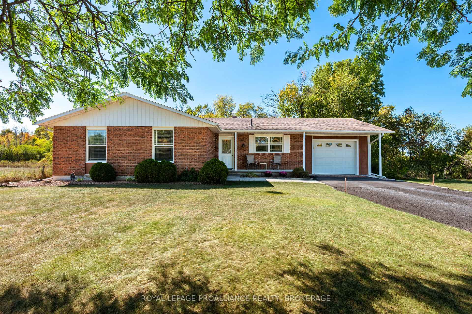 Photo 2 of 3297 McGarvey Road, Frontenac, Frontenac South — HOMEH