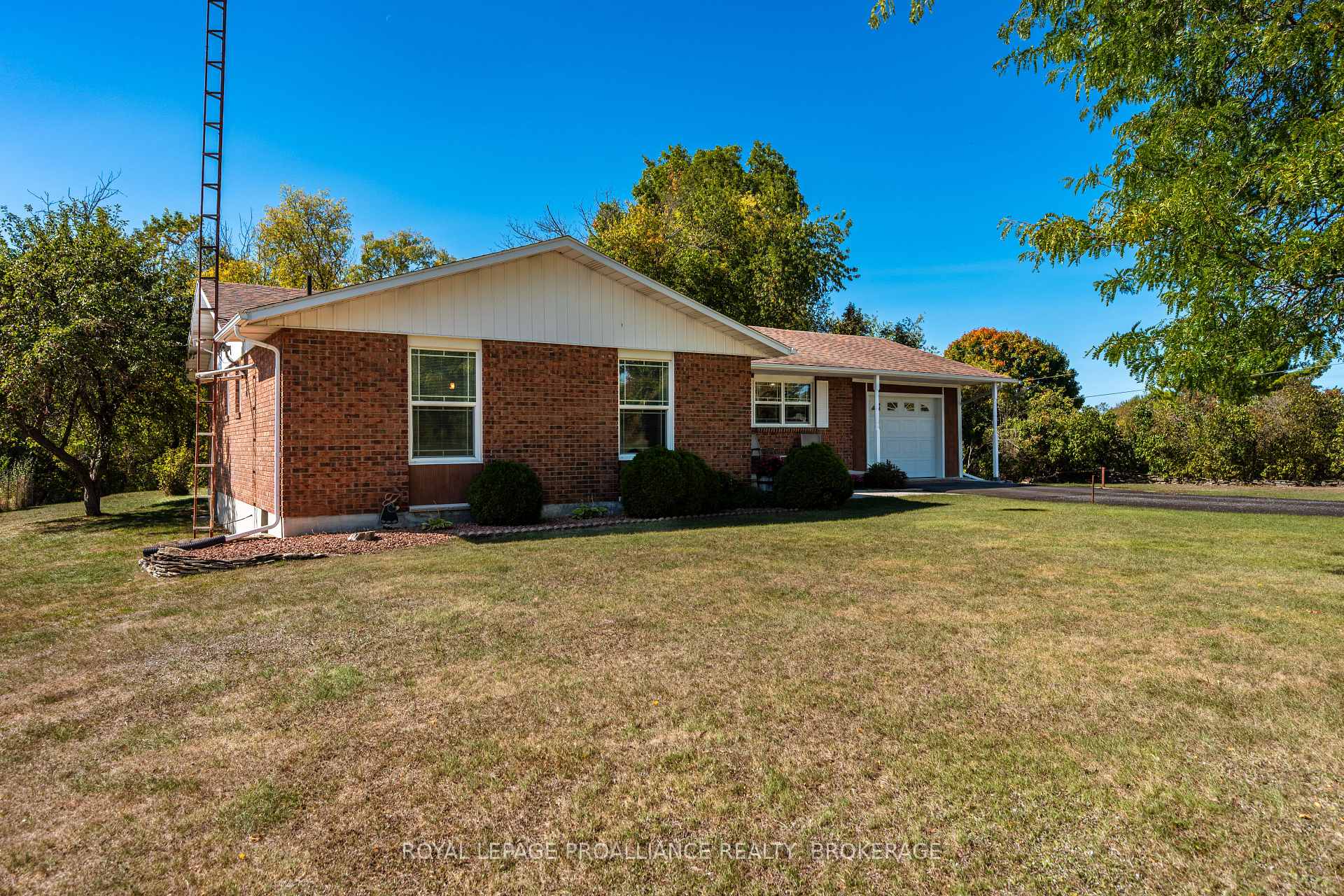 Photo 3 of 3297 McGarvey Road, Frontenac, Frontenac South — HOMEH