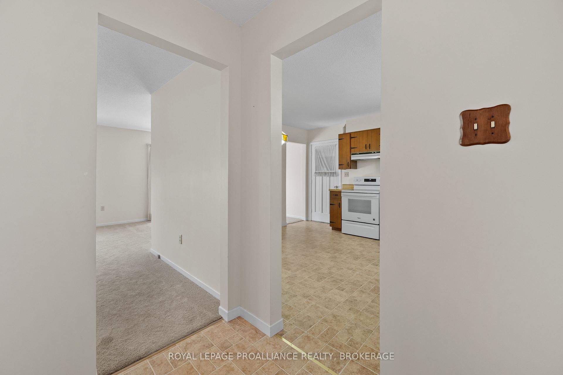 Photo 4 of 3297 McGarvey Road, Frontenac, Frontenac South — HOMEH