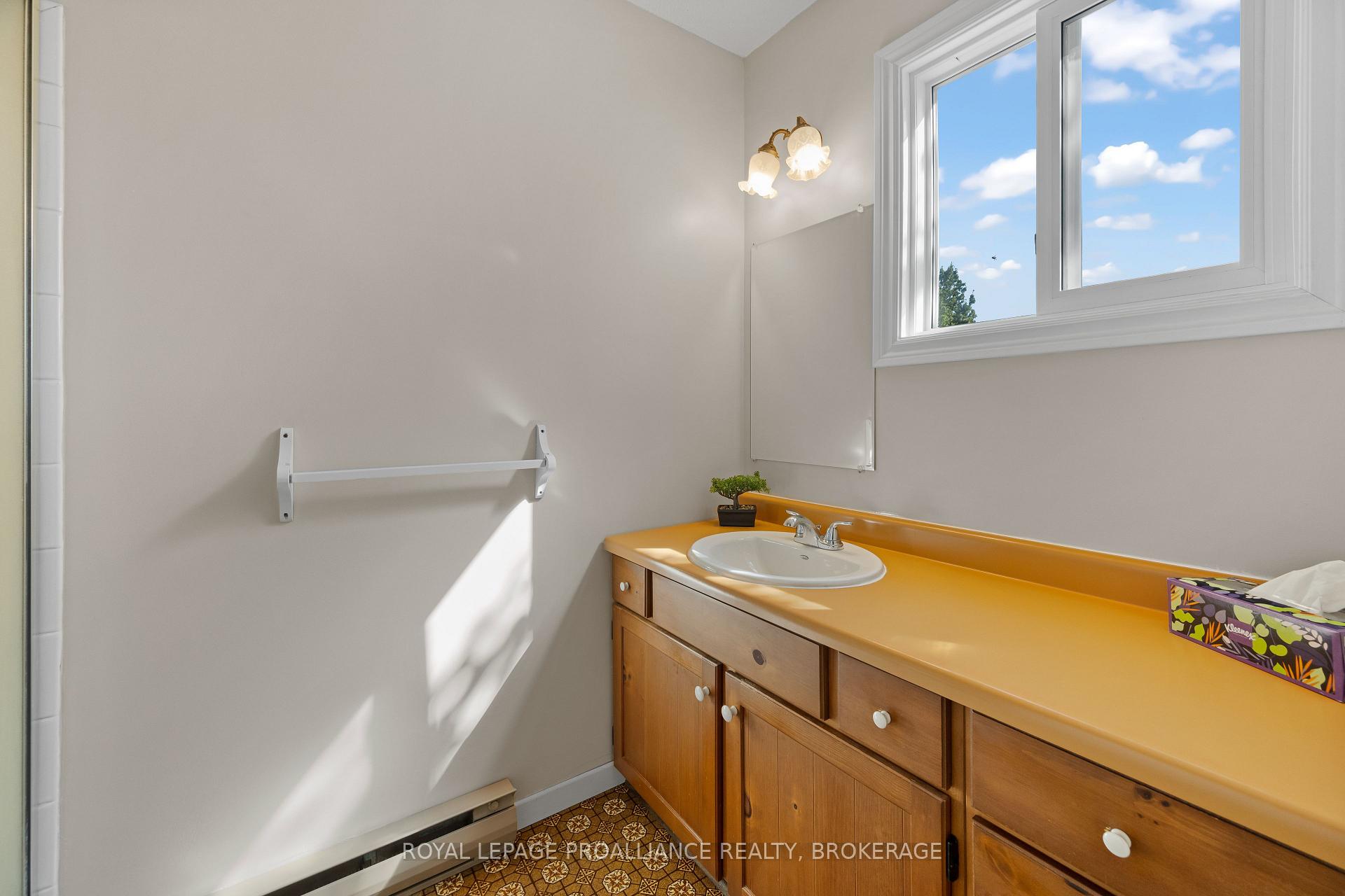 Photo 17 of 3297 McGarvey Road, Frontenac, Frontenac South — HOMEH