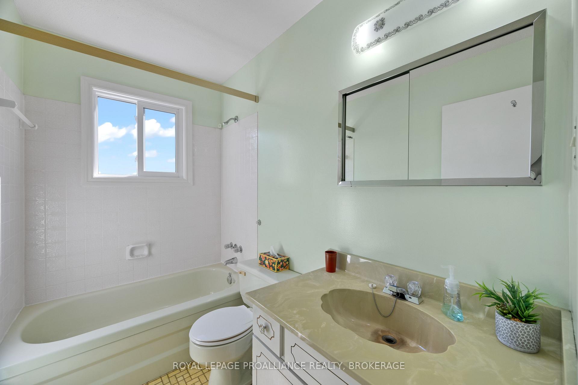 Photo 21 of 3297 McGarvey Road, Frontenac, Frontenac South — HOMEH