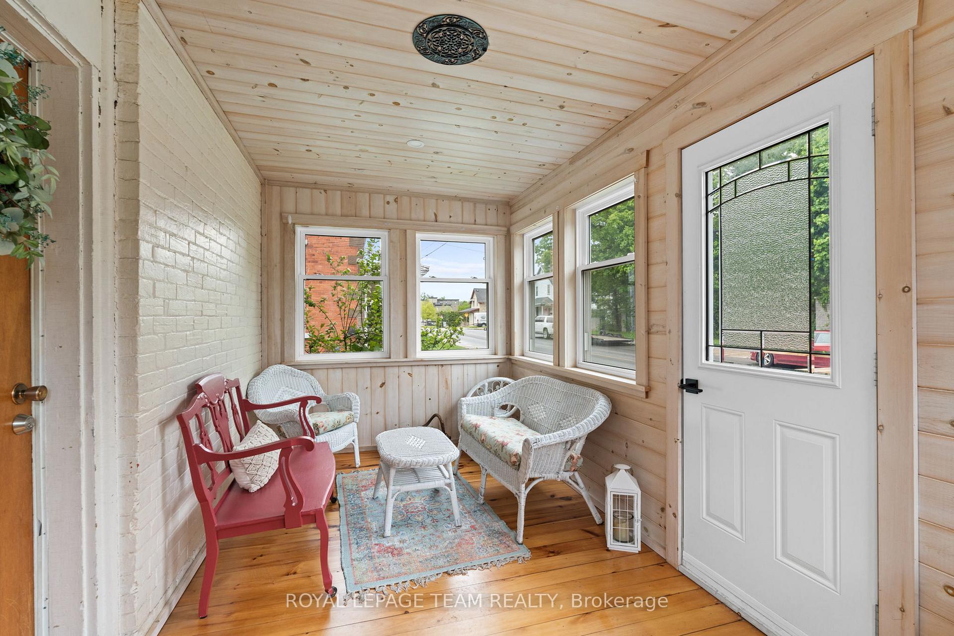 Photo 4 of 82 Lake Avenue E, Carleton Place — HOMEH