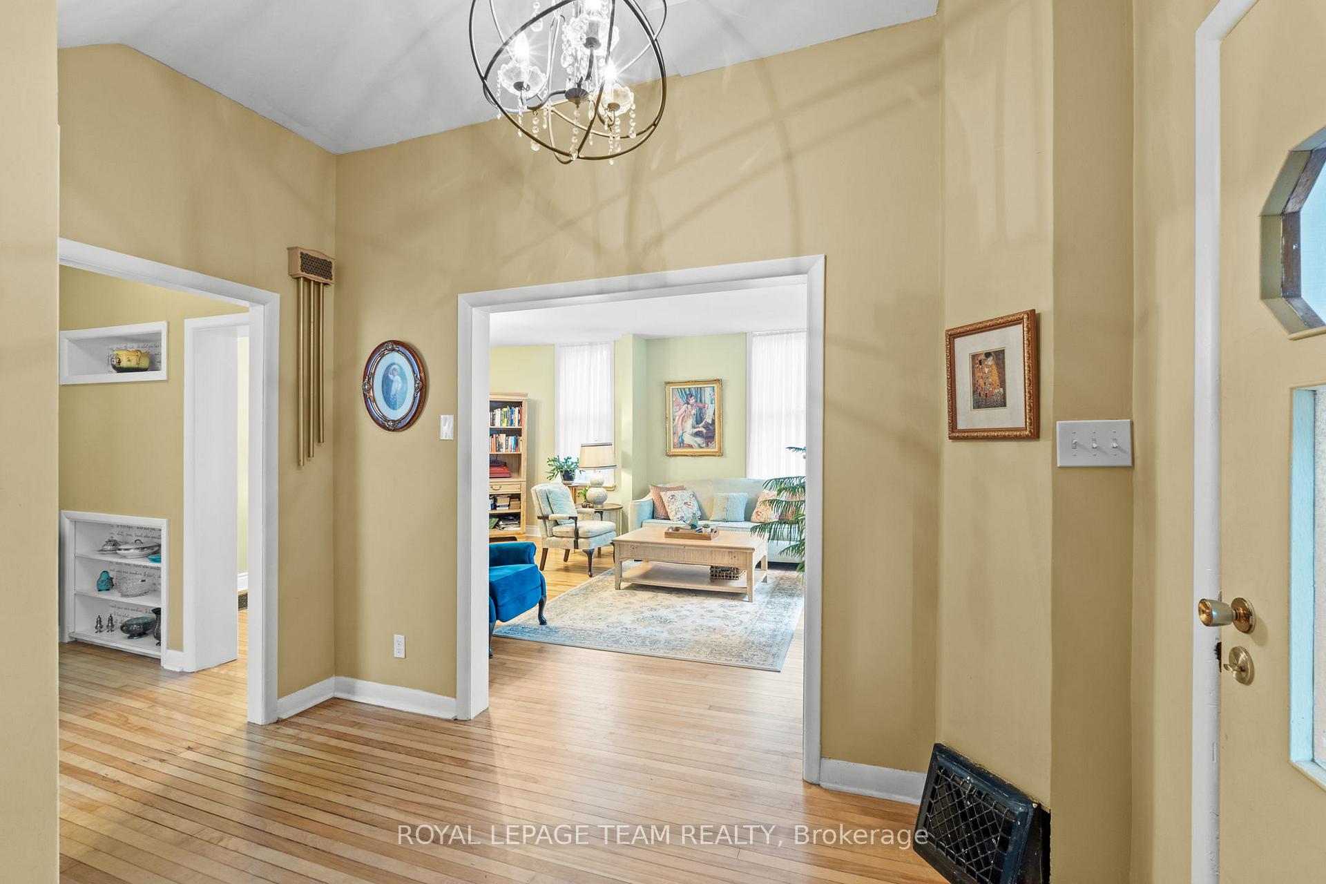 Photo 5 of 82 Lake Avenue E, Carleton Place — HOMEH