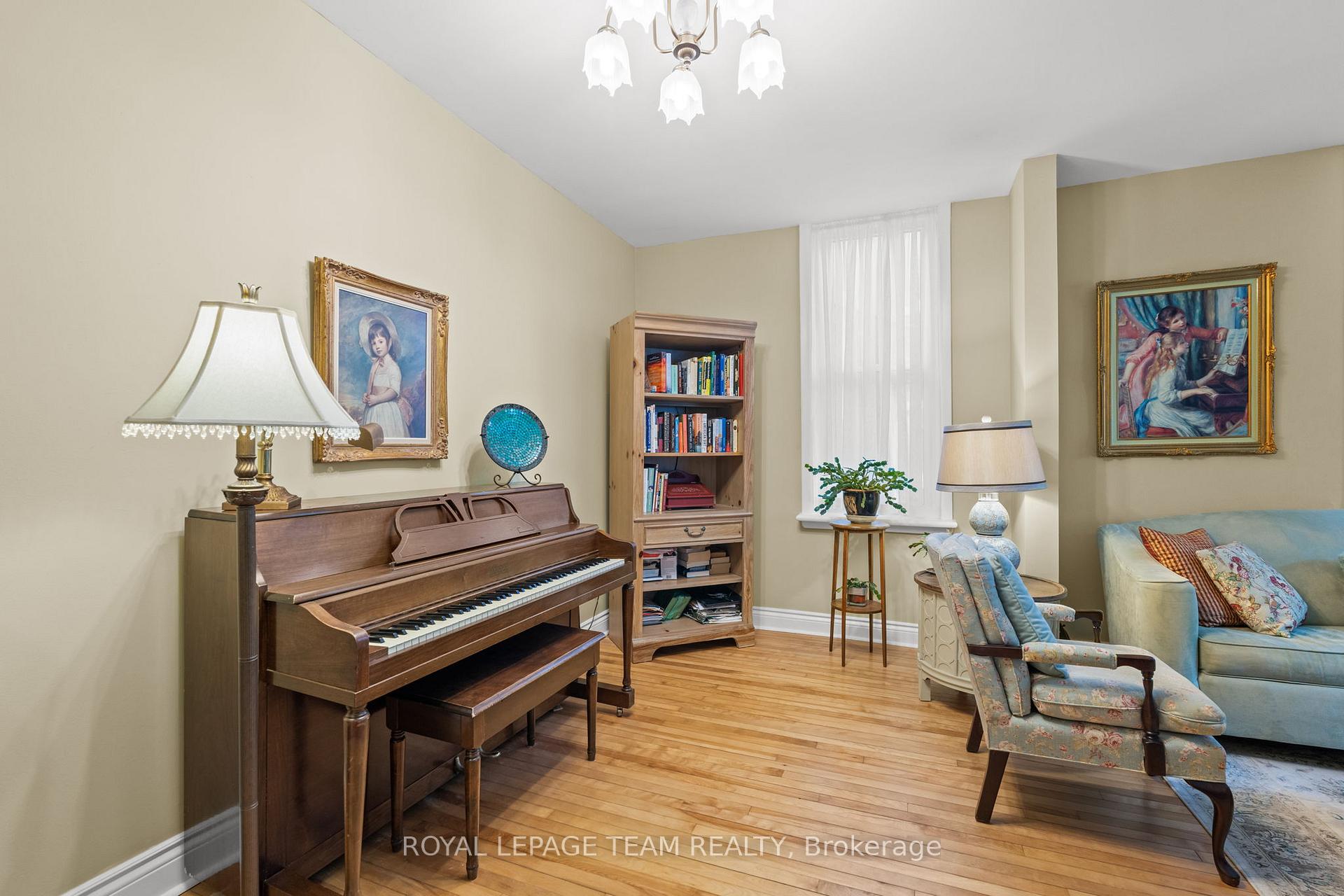 Photo 12 of 82 Lake Avenue E, Carleton Place — HOMEH