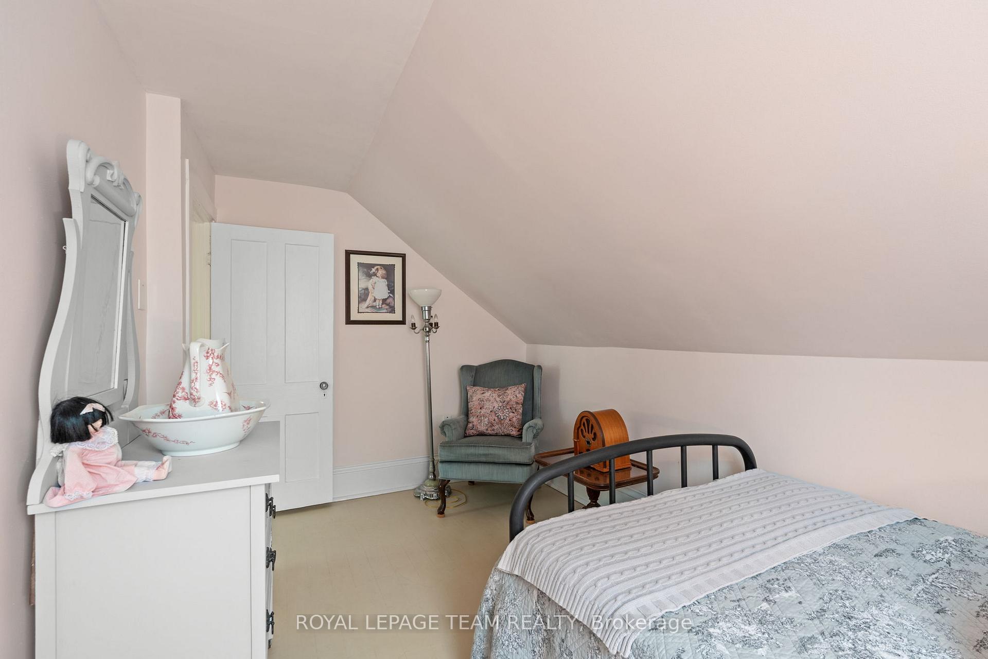 Photo 30 of 82 Lake Avenue E, Carleton Place — HOMEH