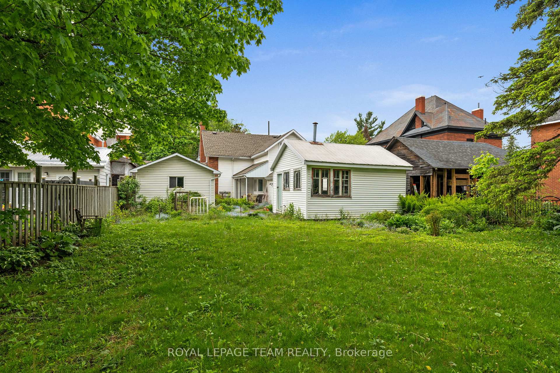 Photo 36 of 82 Lake Avenue E, Carleton Place — HOMEH