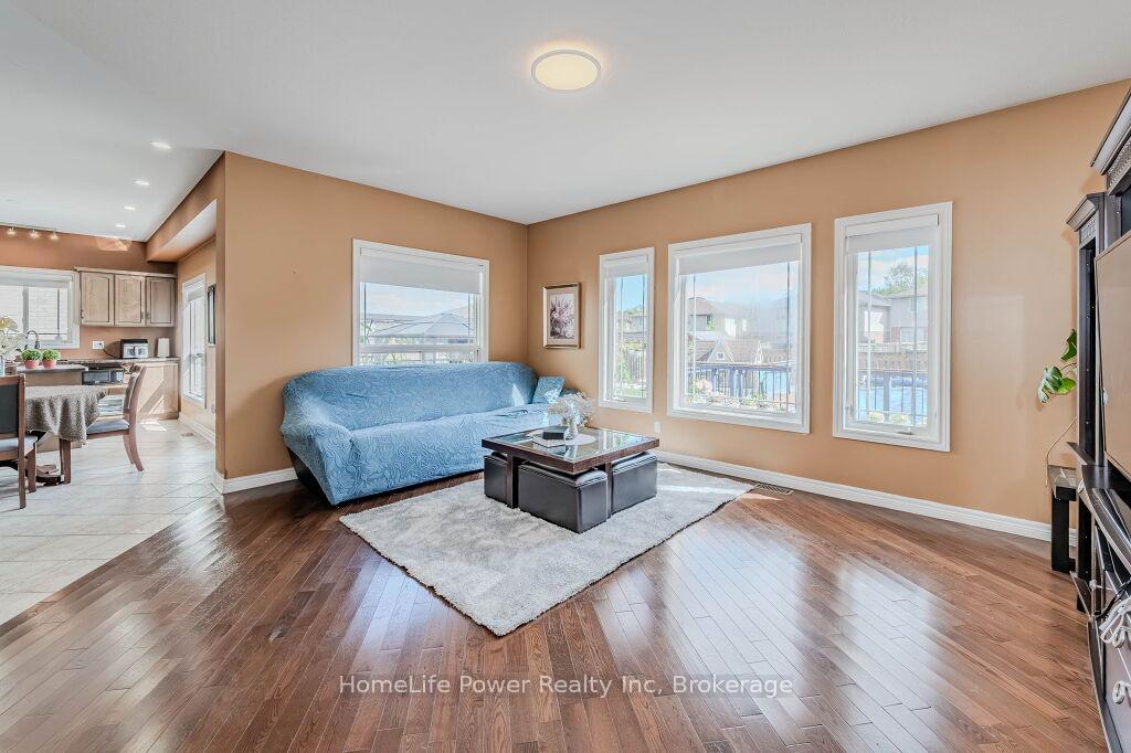 Photo 10 of 6 Westra Drive, Guelph, Willow West/Sugarbush/West Acres — HOMEH
