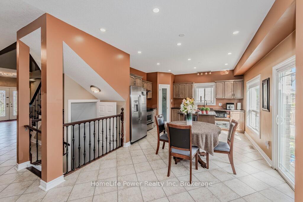 Photo 11 of 6 Westra Drive, Guelph, Willow West/Sugarbush/West Acres — HOMEH