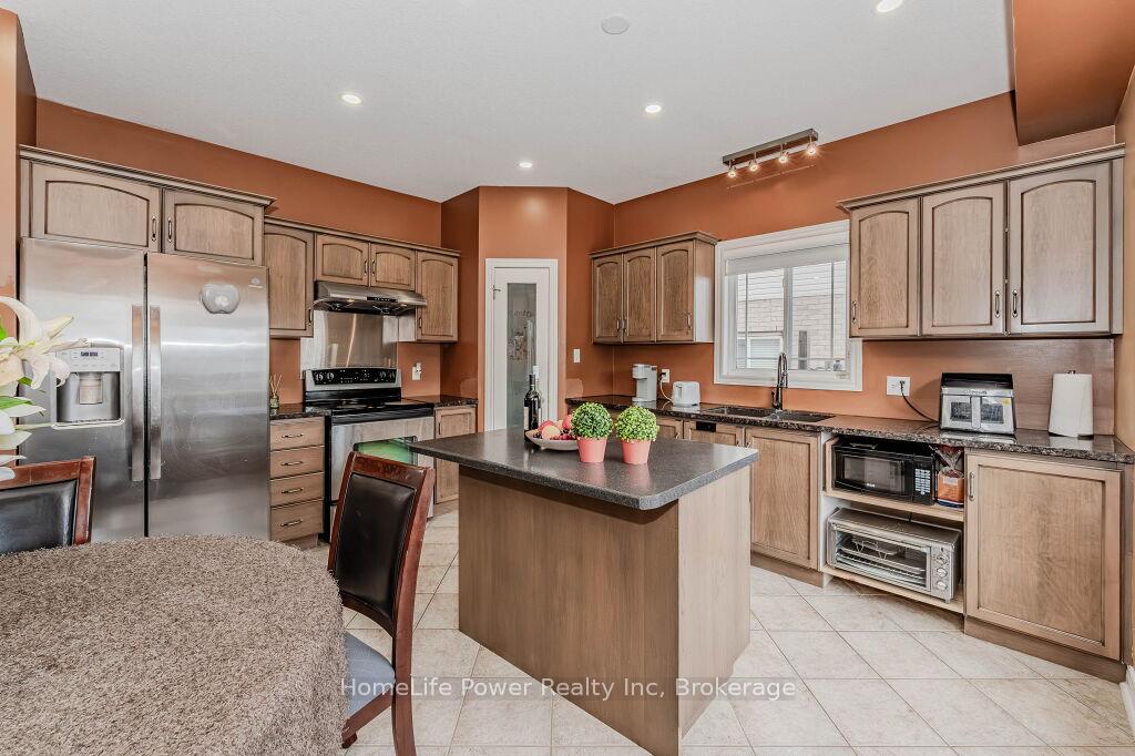 Photo 12 of 6 Westra Drive, Guelph, Willow West/Sugarbush/West Acres — HOMEH