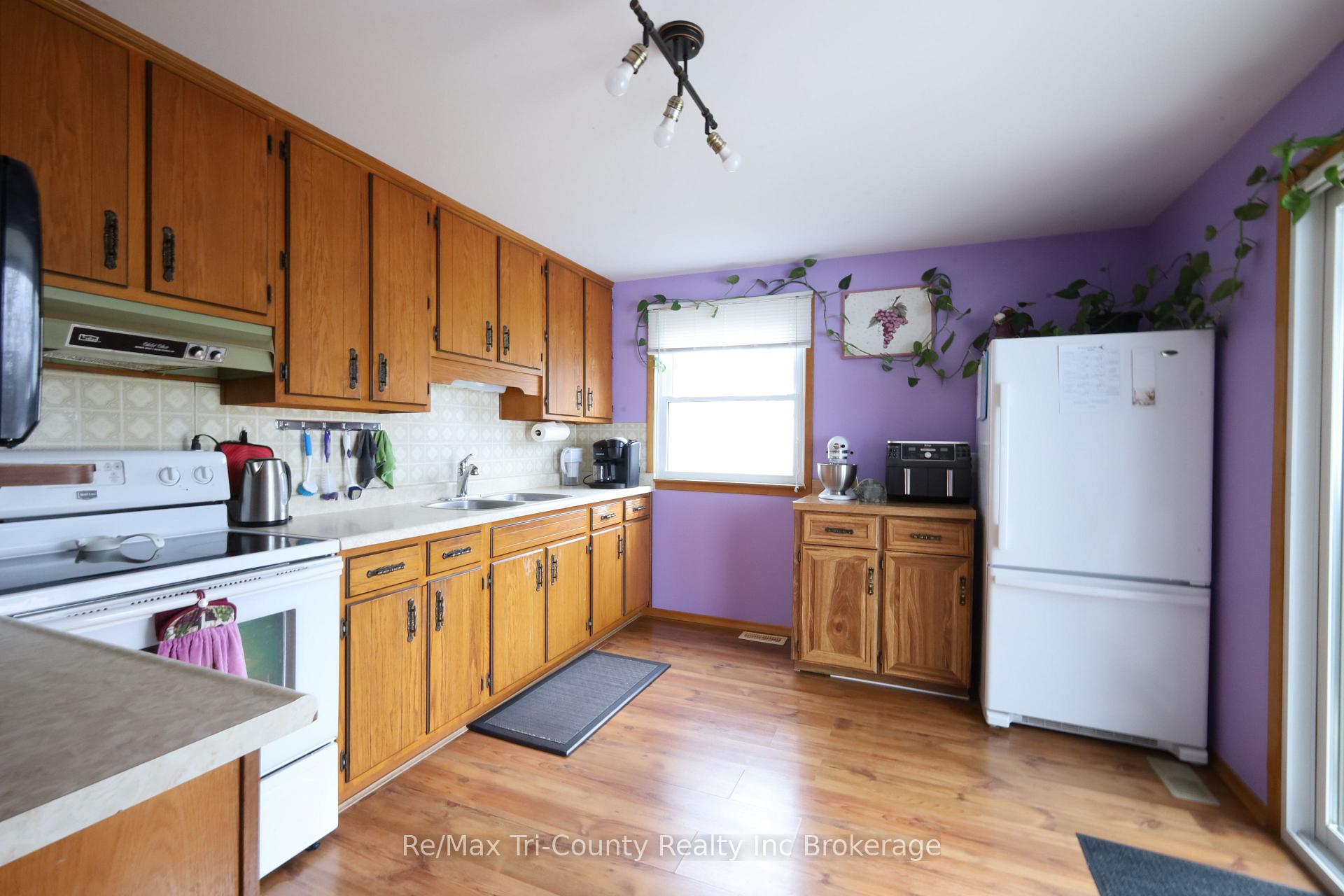 Photo 15 of 55572 Main Street, Bayham, Straffordville — HOMEH